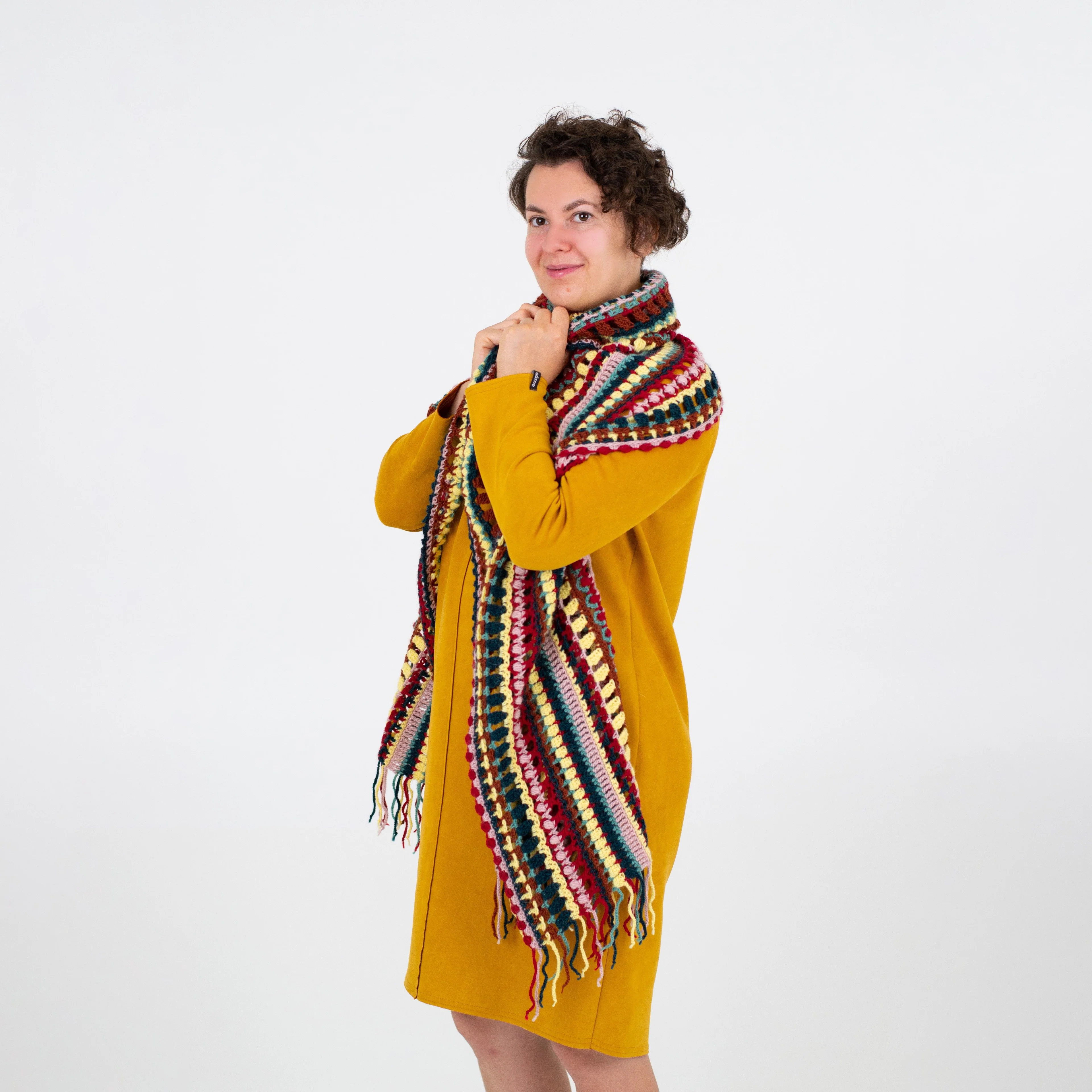 20240-serene-stripes-scarf-1.webp