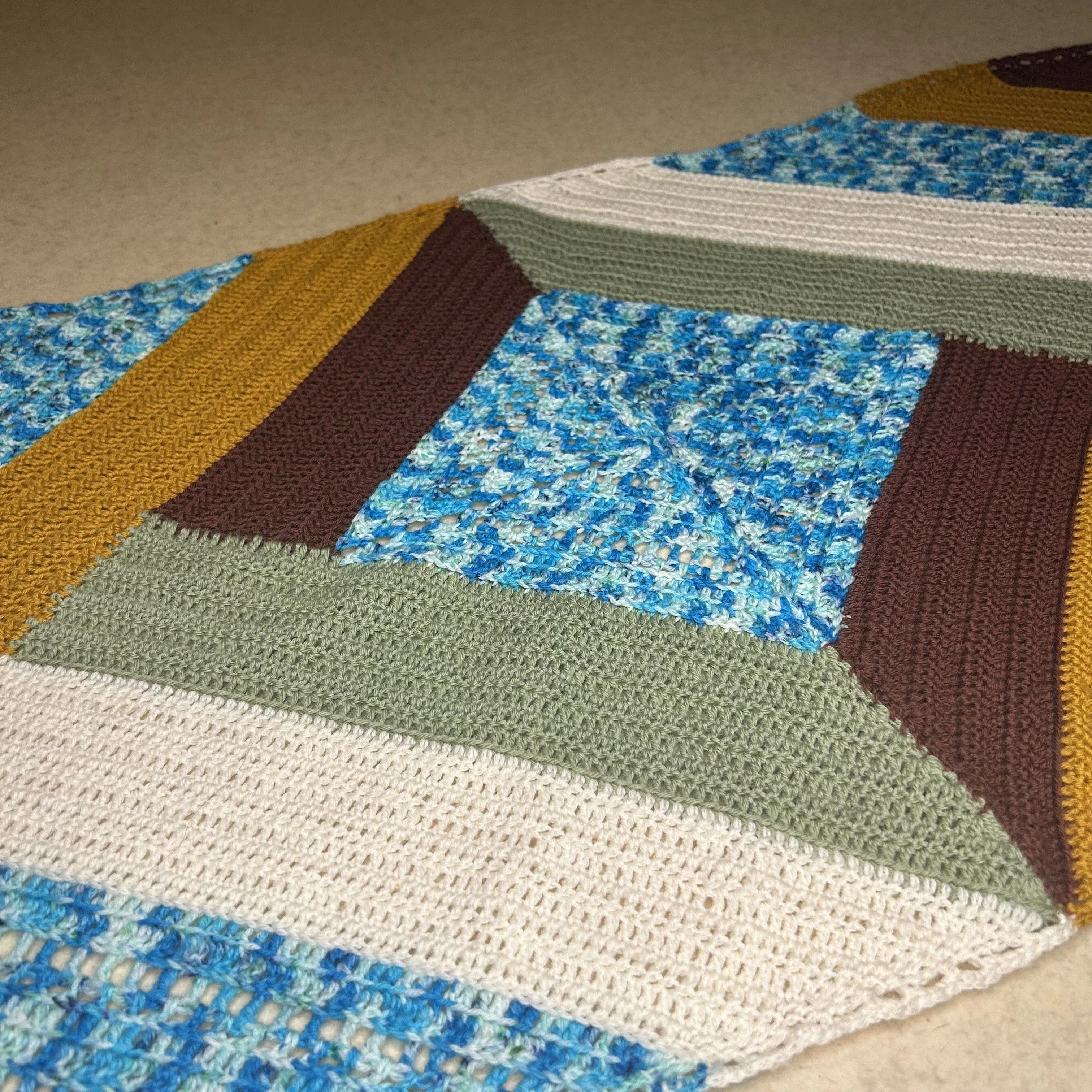 20458-johanna-shawl-1.webp