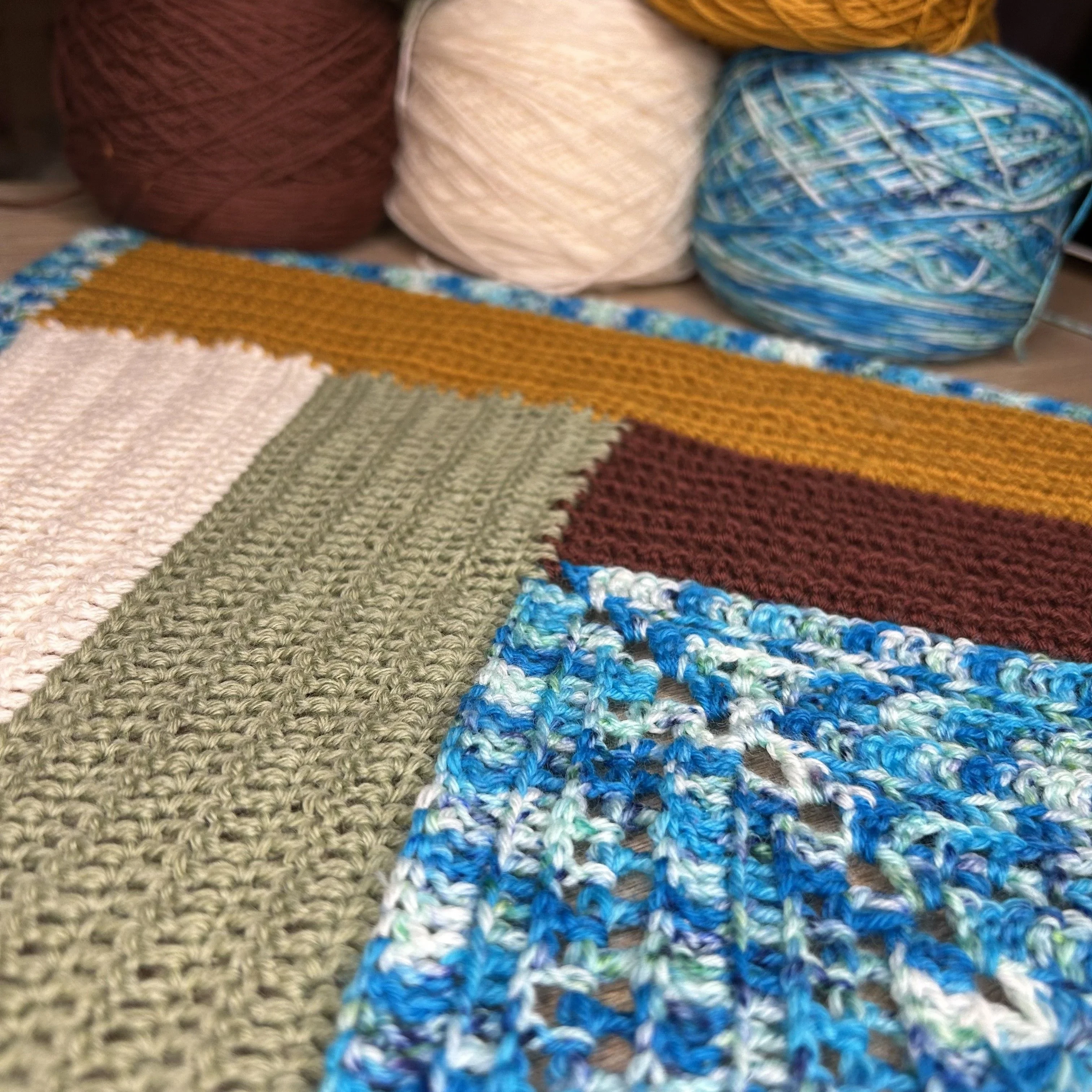 20458-johanna-shawl-1.webp