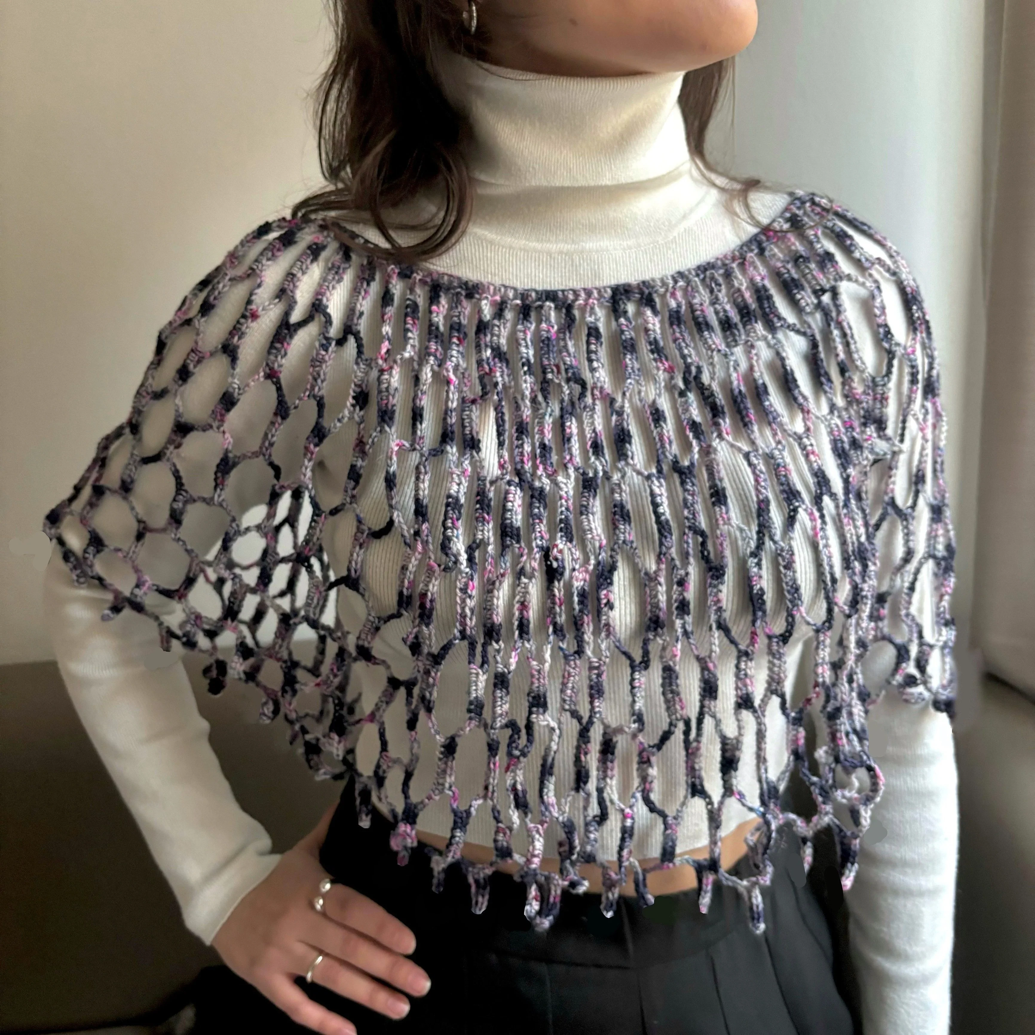 20459-julietta-capelet-1.webp