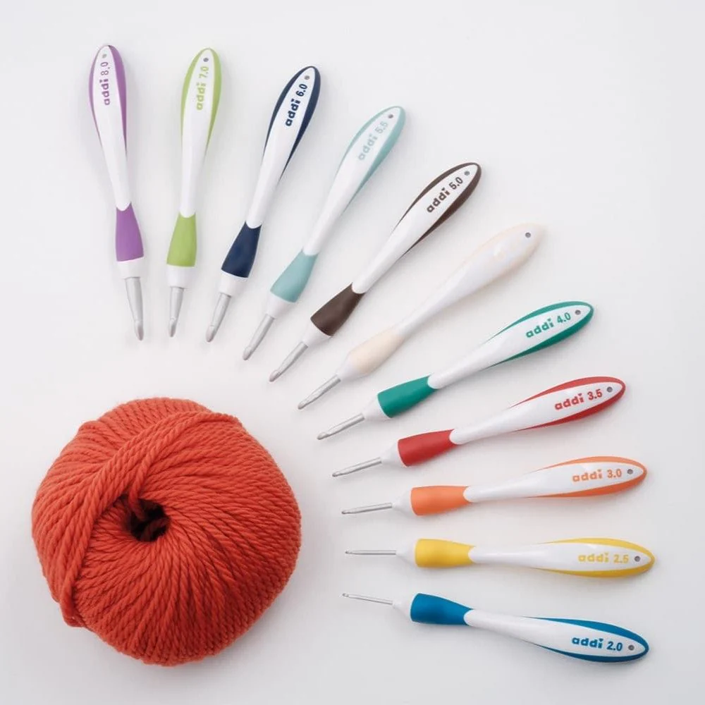 21242-swings-crochet-hook-1.webp