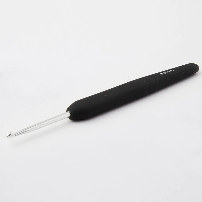 21328-steel-crochet-hook-with-ergonomic-handle-1.webp