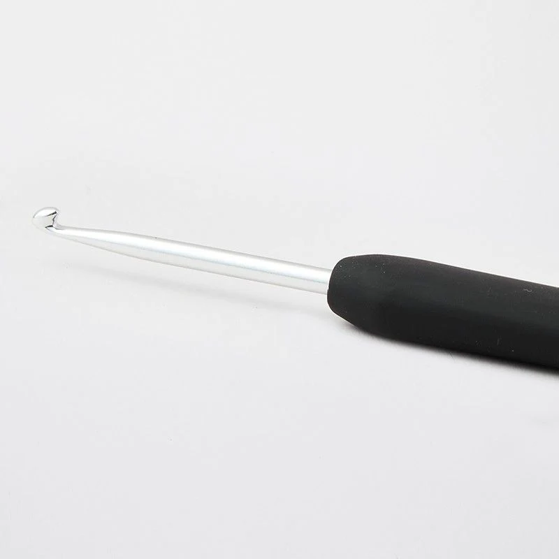 21328-steel-crochet-hook-with-ergonomic-handle-1.webp