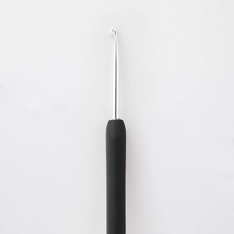 21328-steel-crochet-hook-with-ergonomic-handle-1.webp