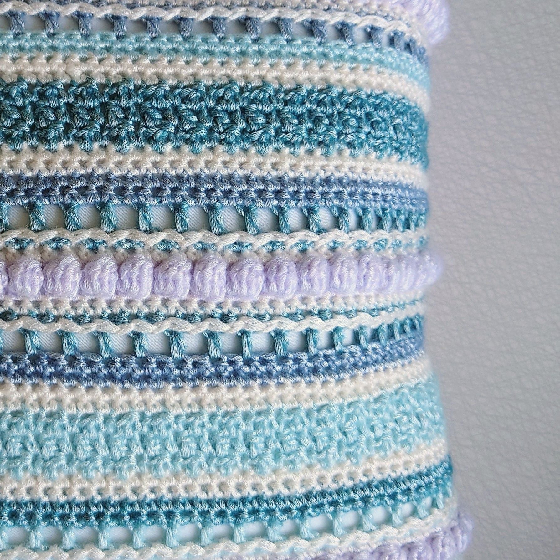 21472-blue-lake-pillow-1.webp