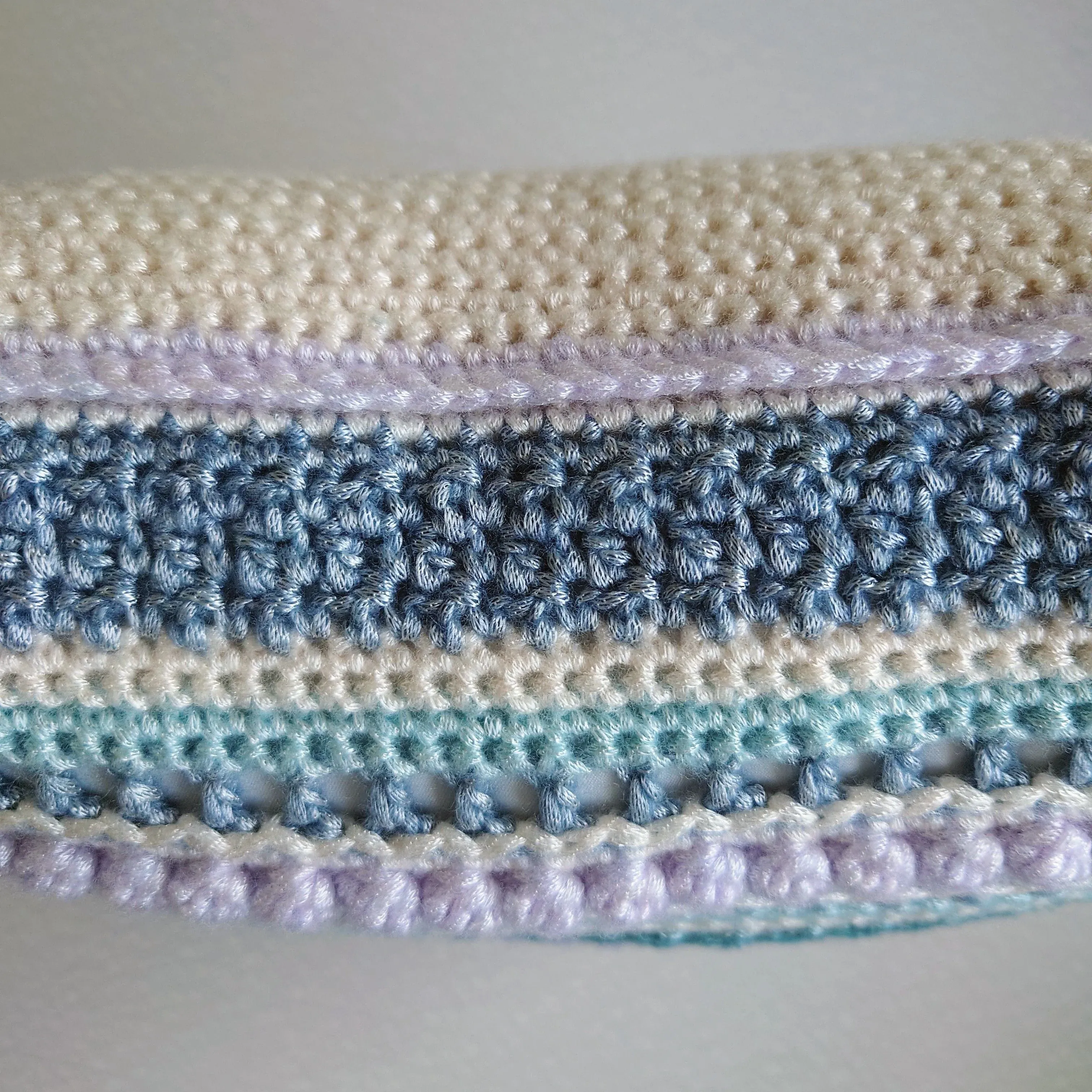 21472-blue-lake-pillow-1.webp