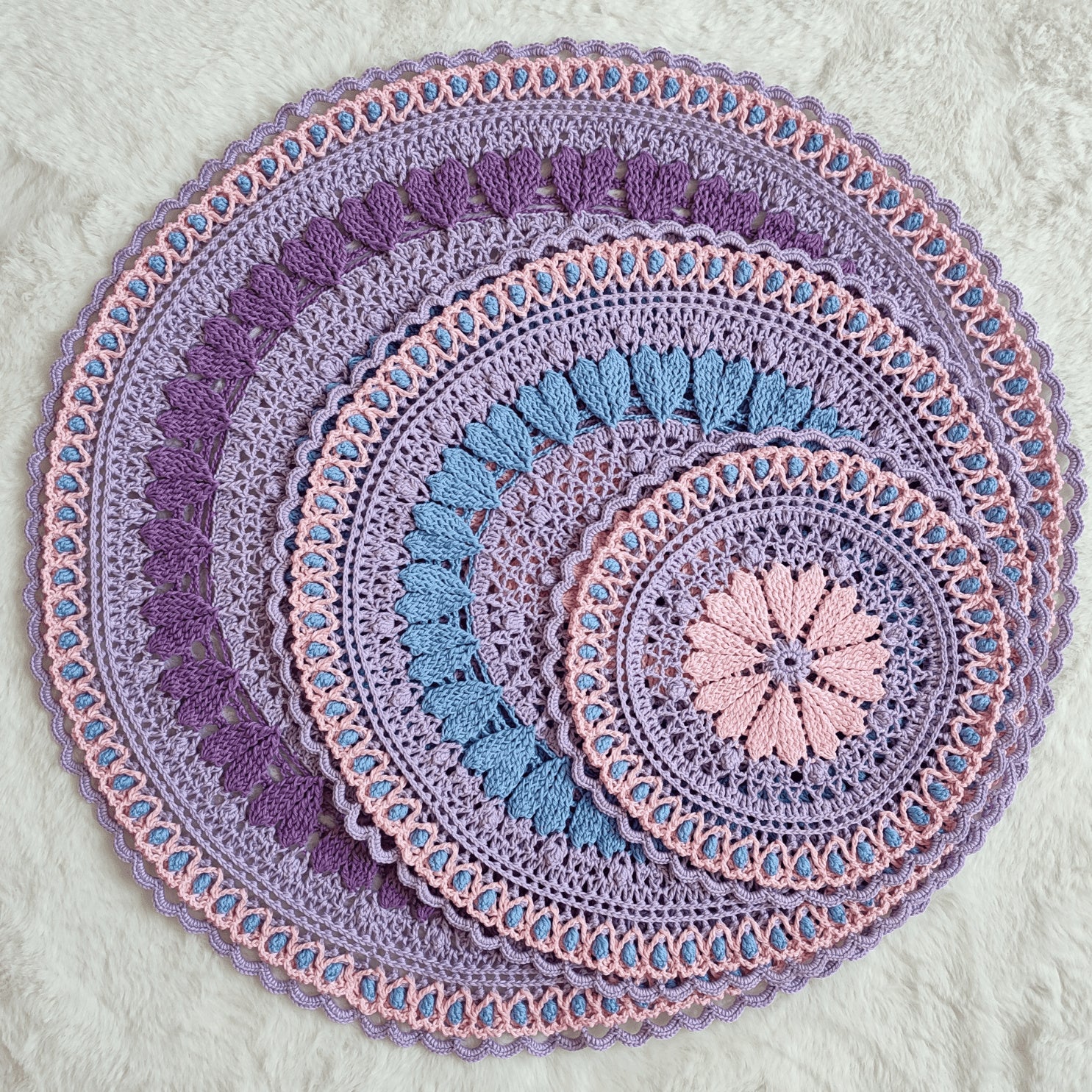 21473-gwendolyne-doily-1.webp