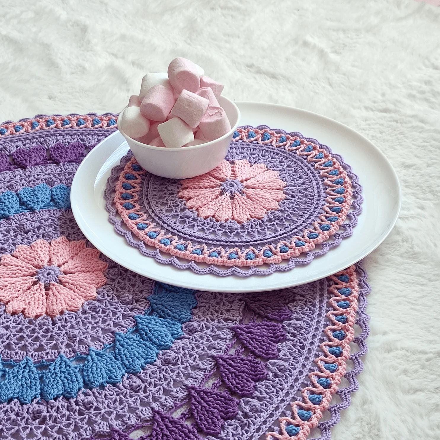 21475-gwendolyne-tablecloth-1.webp