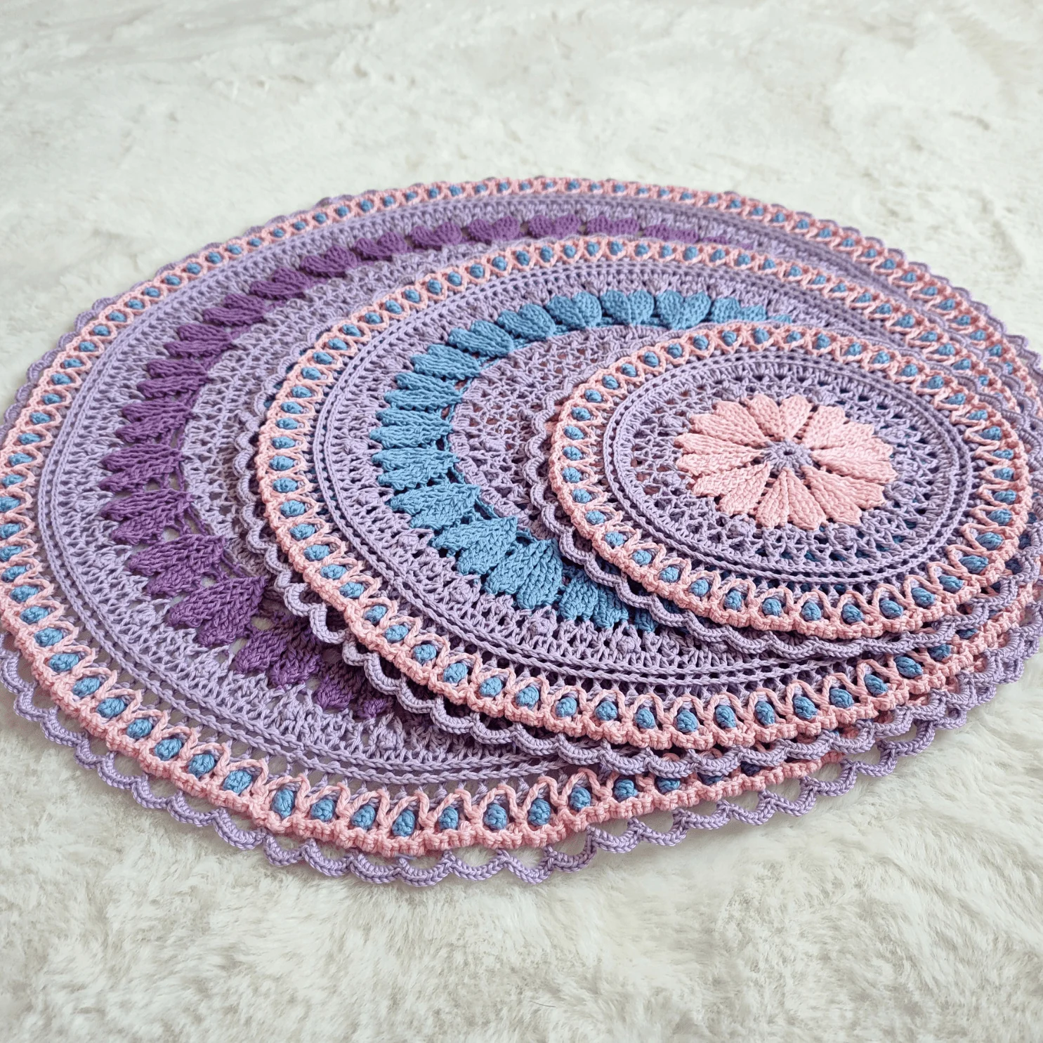 21475-gwendolyne-tablecloth-1.webp