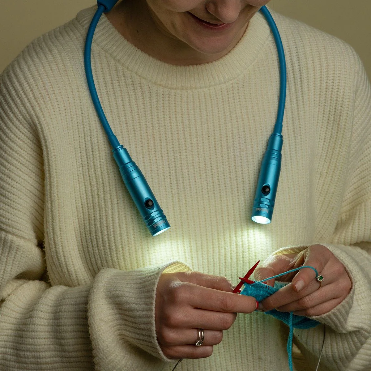 2150-neck-light-deluxe-blue-1.webp