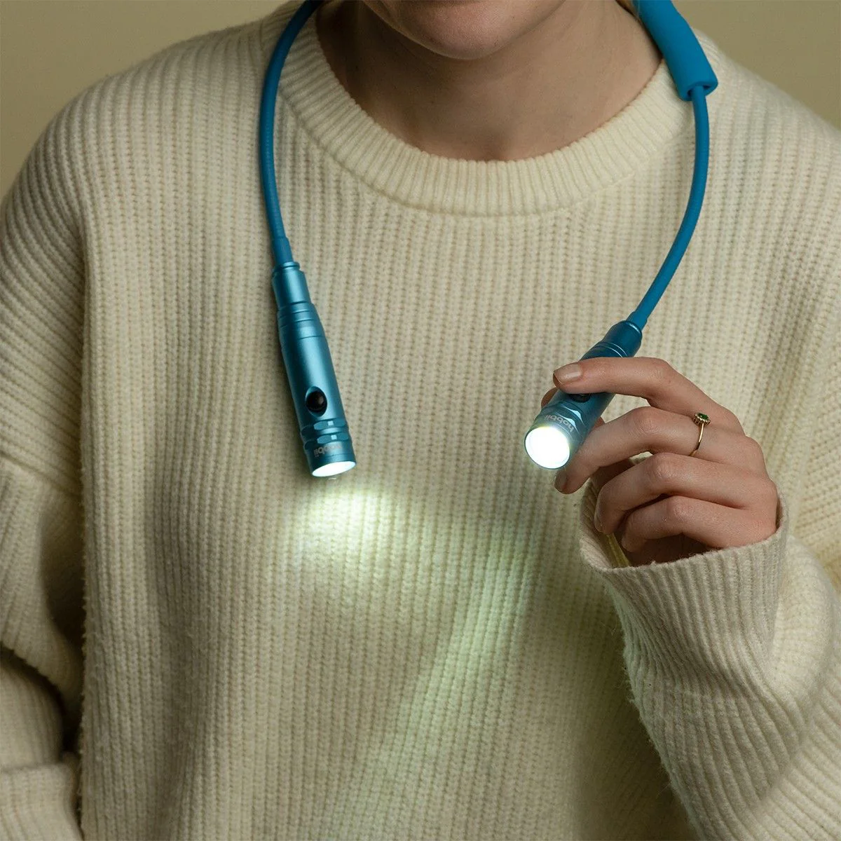 2150-neck-light-deluxe-blue-1.webp