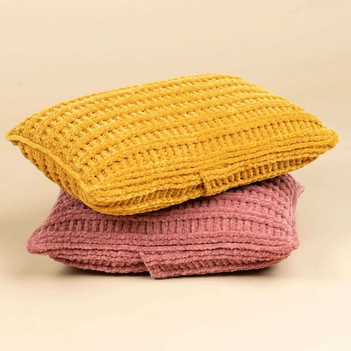 21500-railway-pillow-1.webp