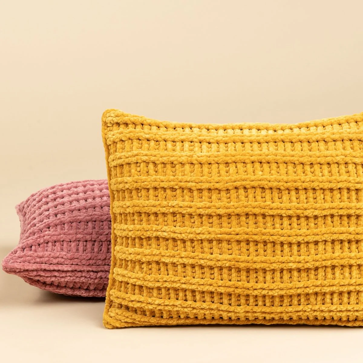 21500-railway-pillow-1.webp
