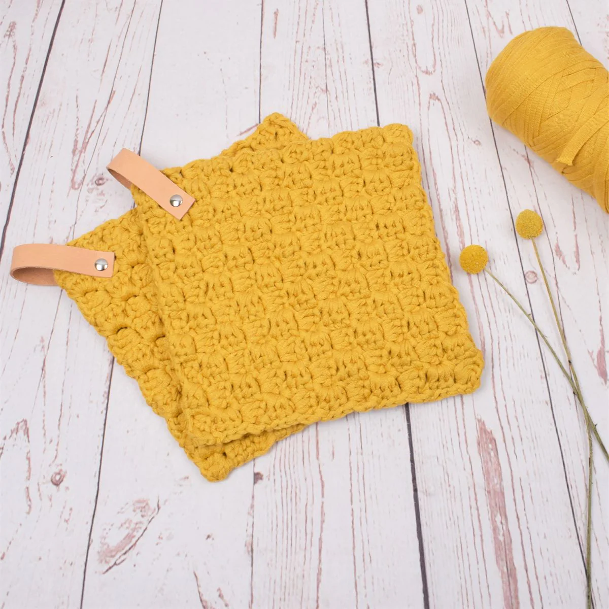 21531-ribbon-c2c-pot-holders-1.webp