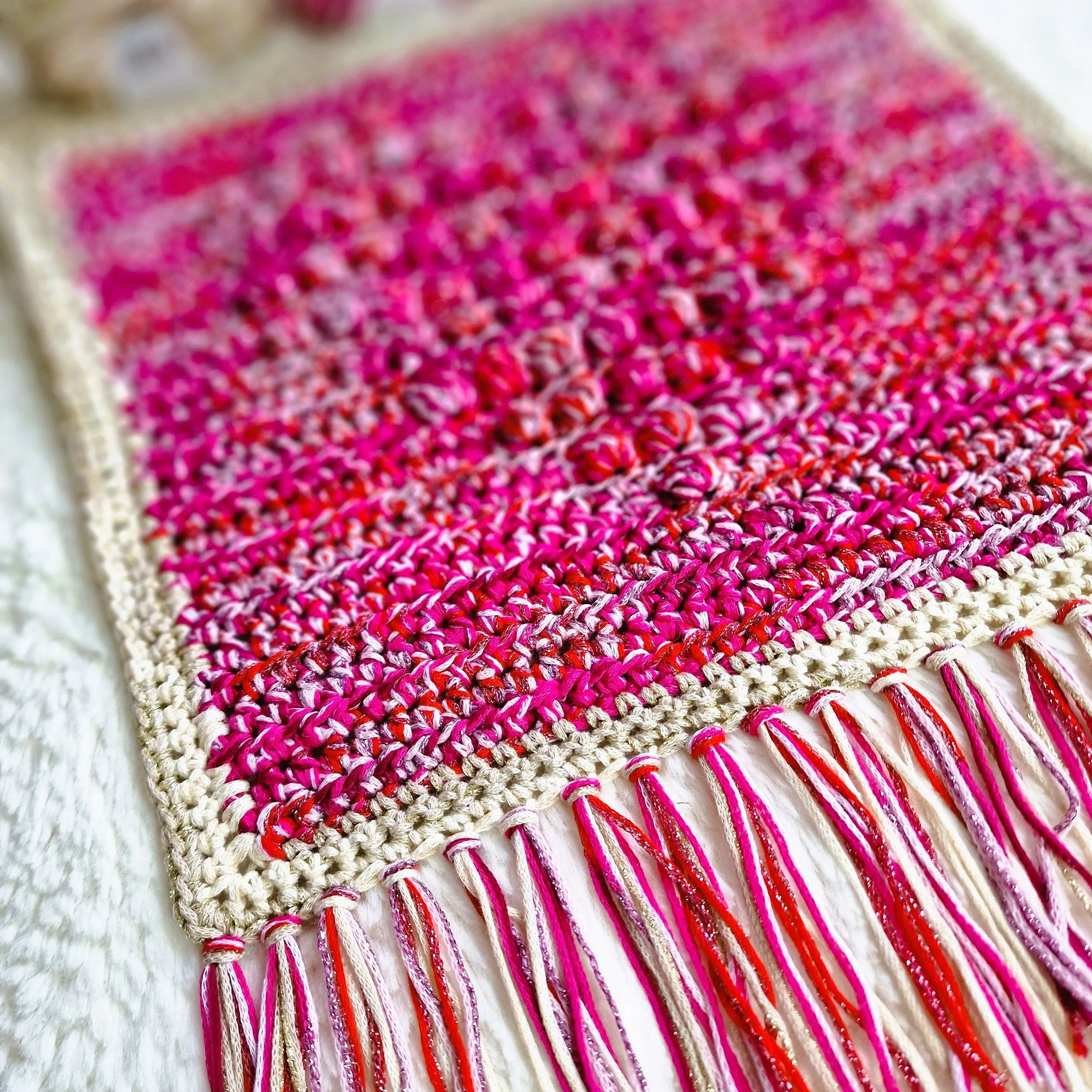 21543-one-l-o-v-e-wall-hanging-1.webp