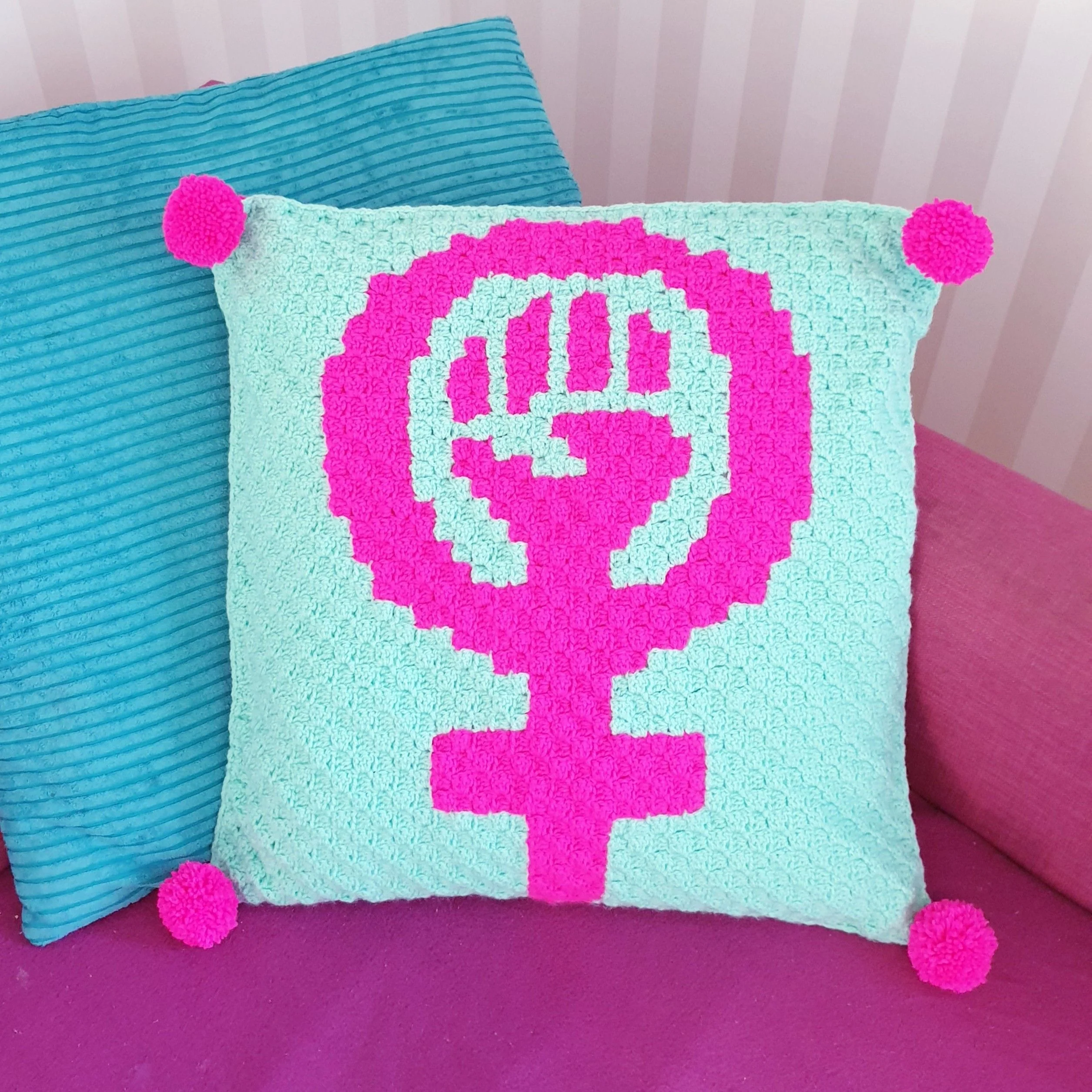 GRL PWR - Pillow