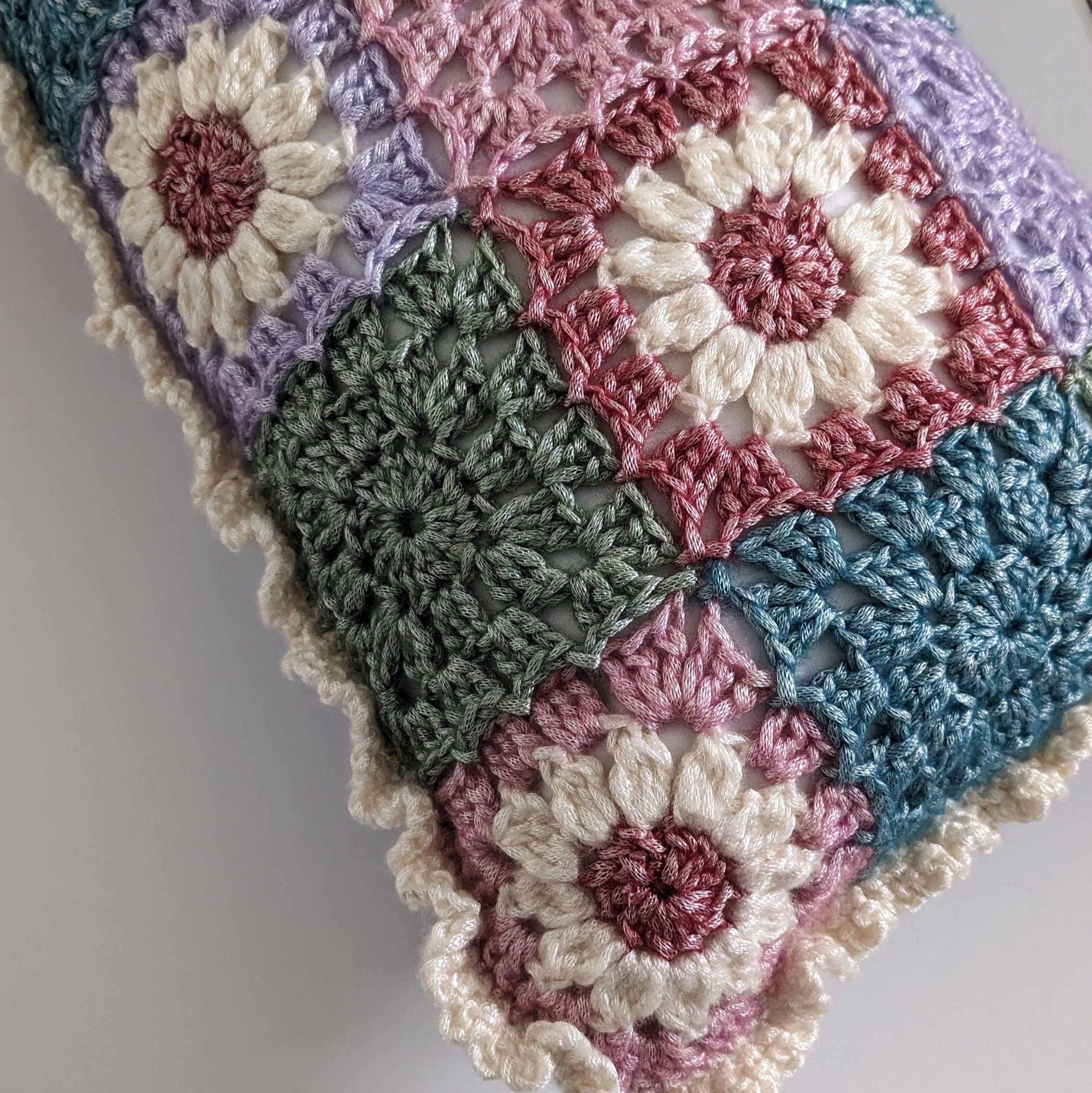 21588-patchwork-flowers-cushion-1.webp