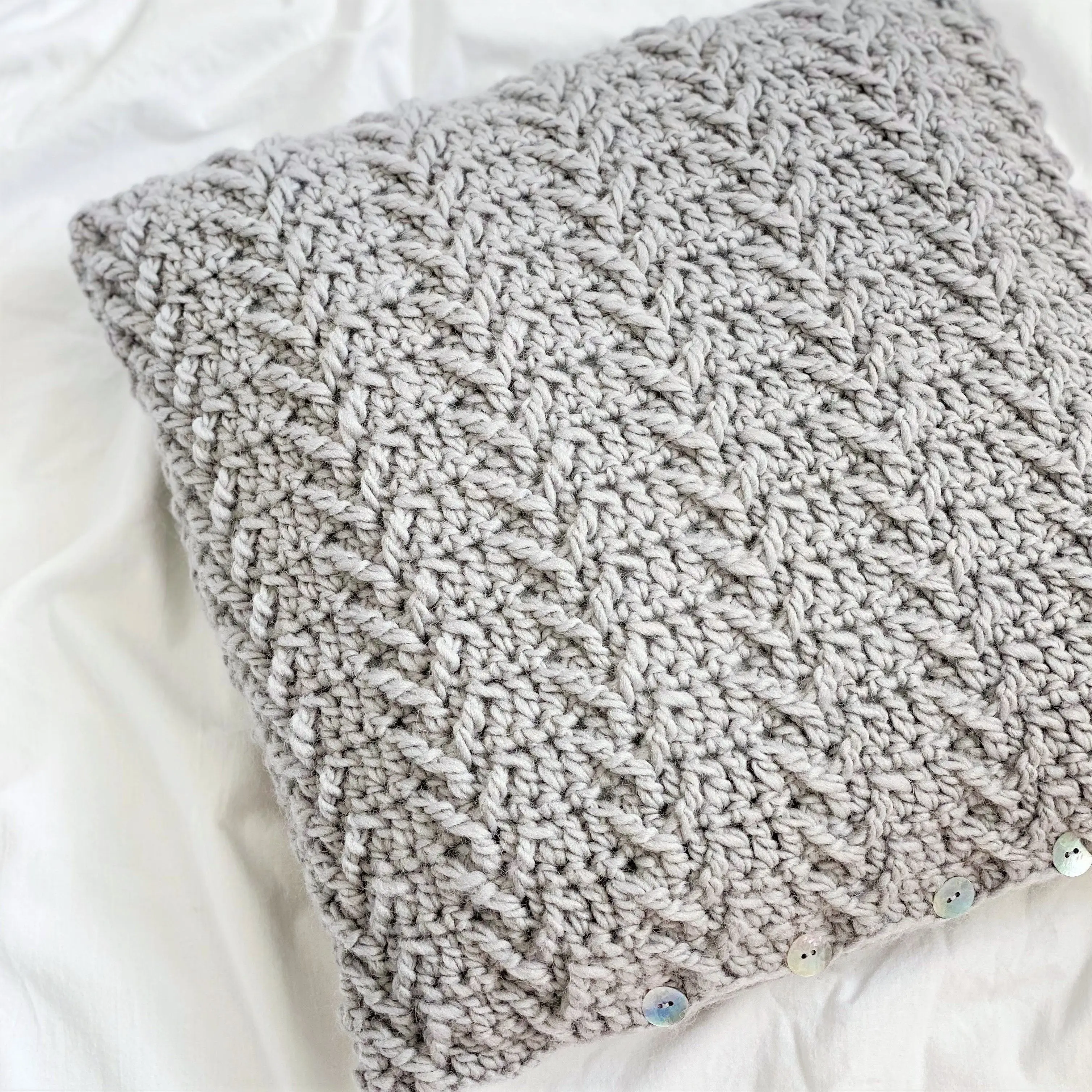 21624-jerome-cushion-1.webp
