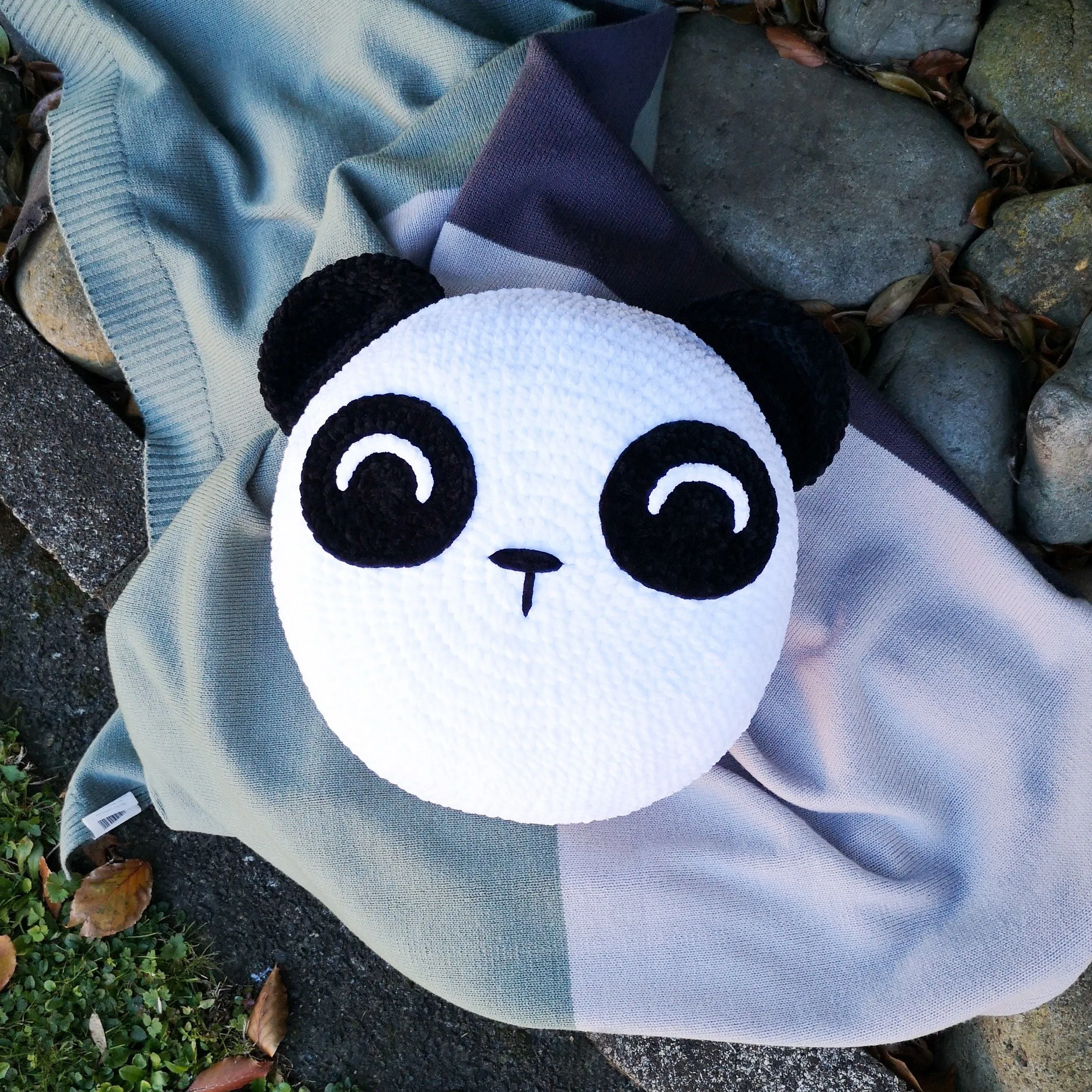 21644-panda-pillow-1.webp