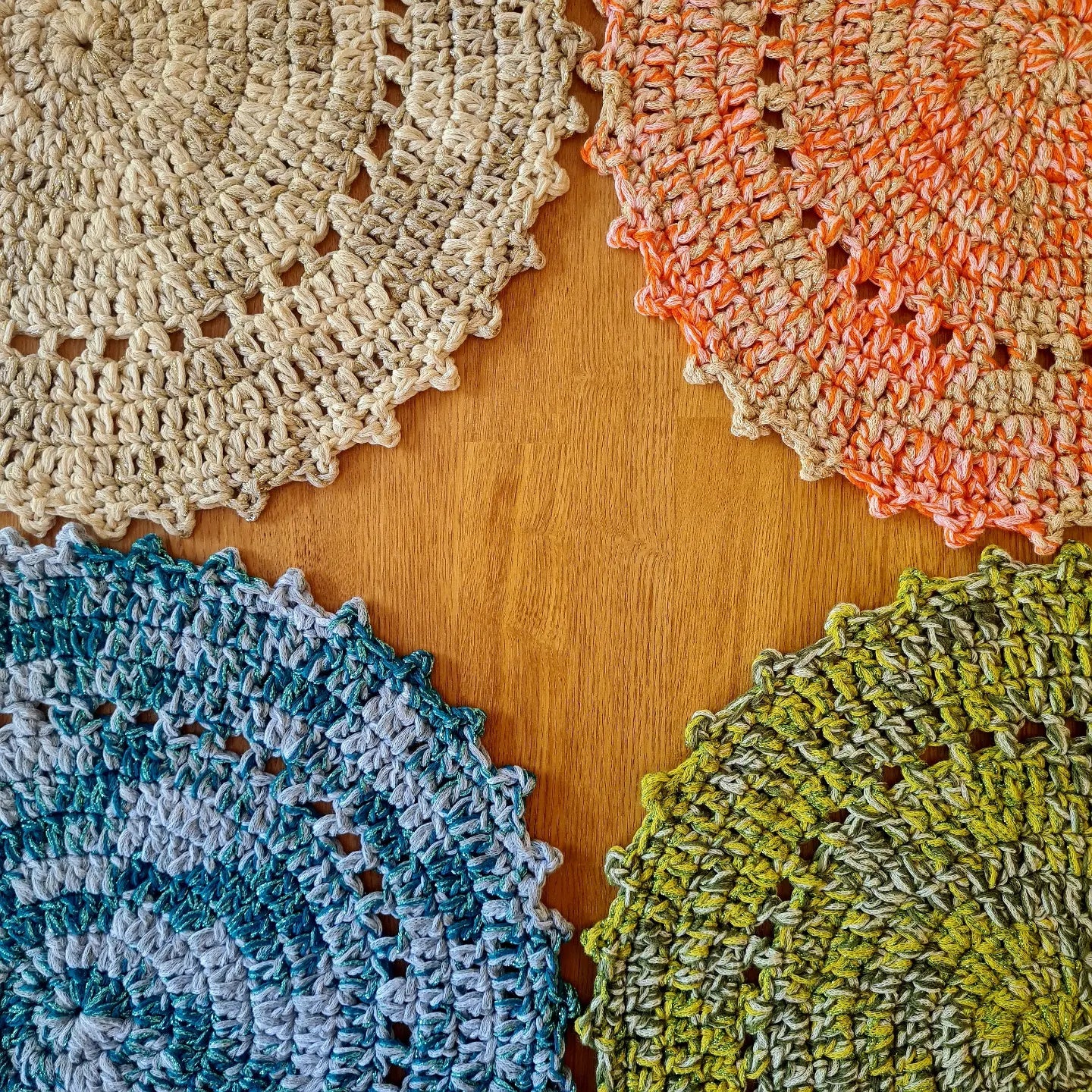 21646-pretty-prim-placemats-1.jpg
