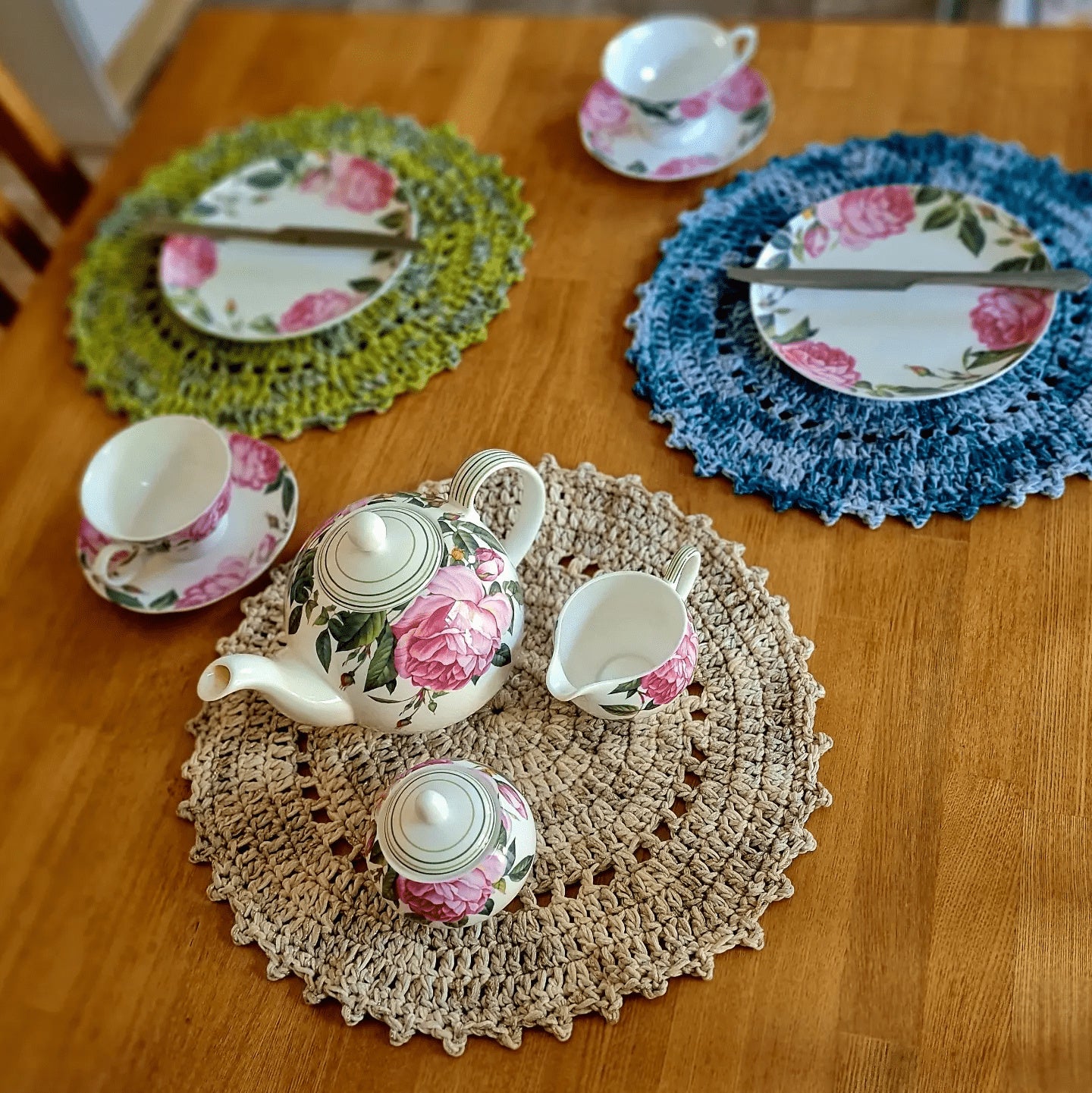 21646-pretty-prim-placemats-1.jpg
