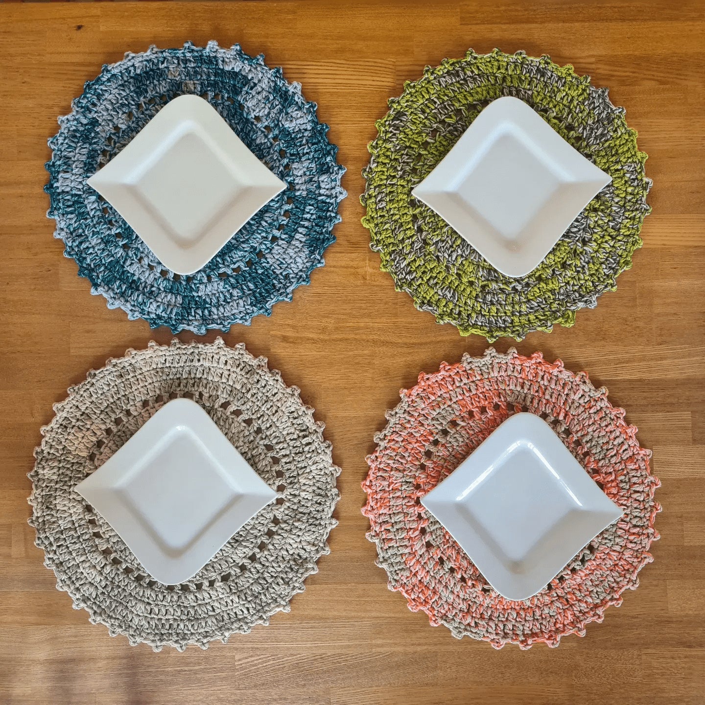 21646-pretty-prim-placemats-1.jpg