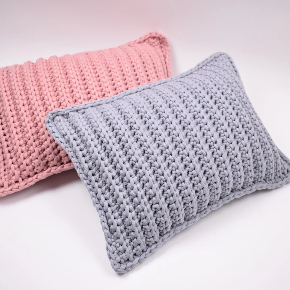 21659-bungee-rib-pillow-long-1.webp