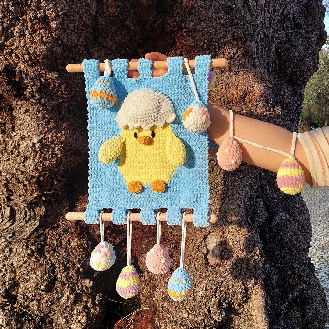 21678-easter-chick-wall-tapestry-1.webp