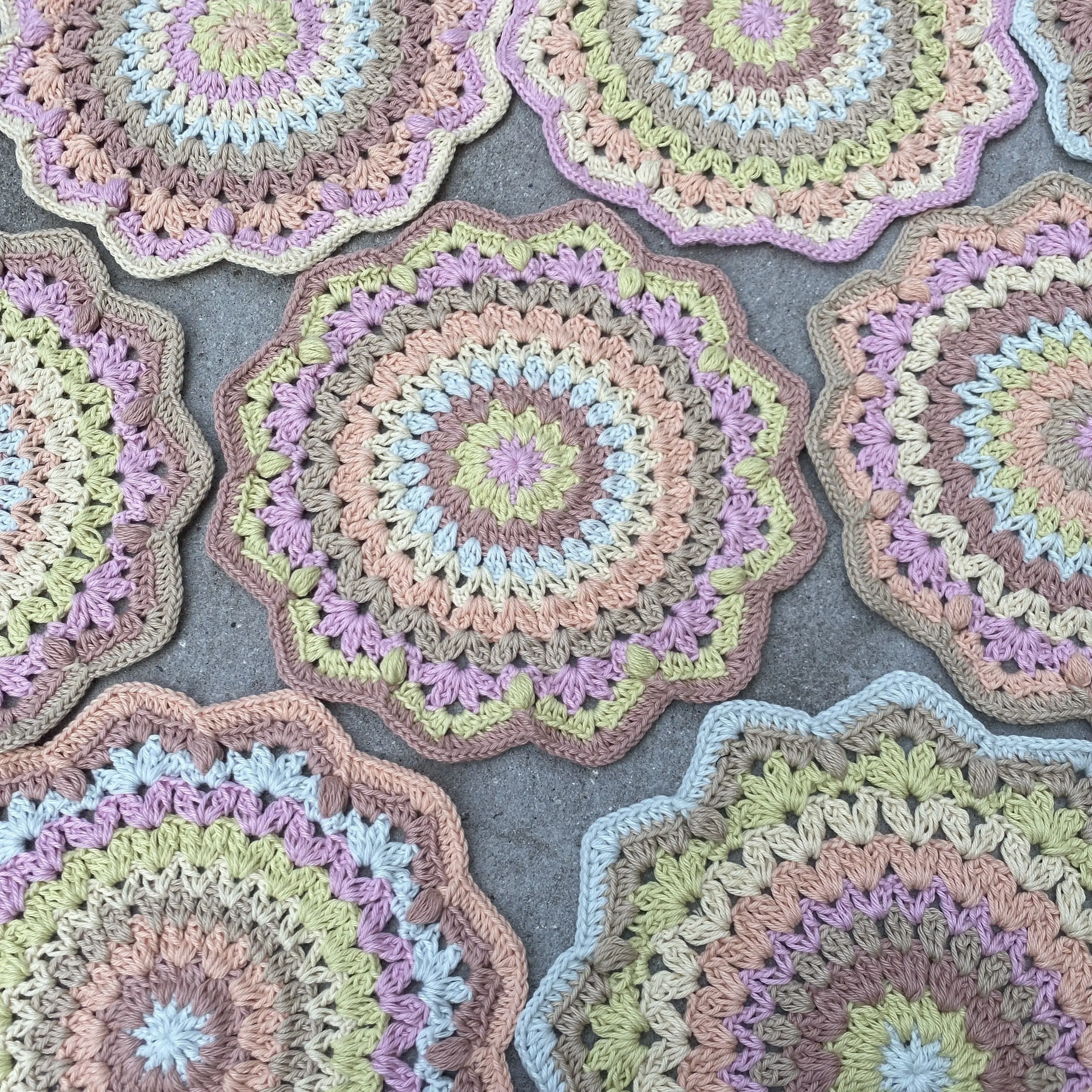 21743-dahlia-mandala-1.webp