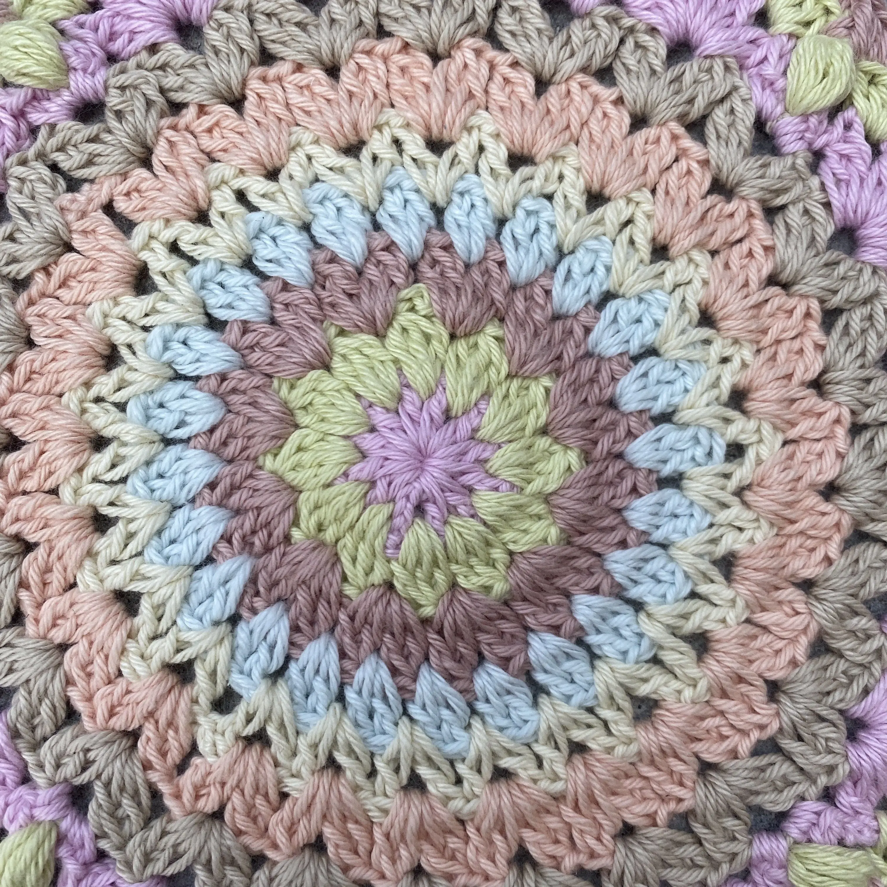 21743-dahlia-mandala-1.webp