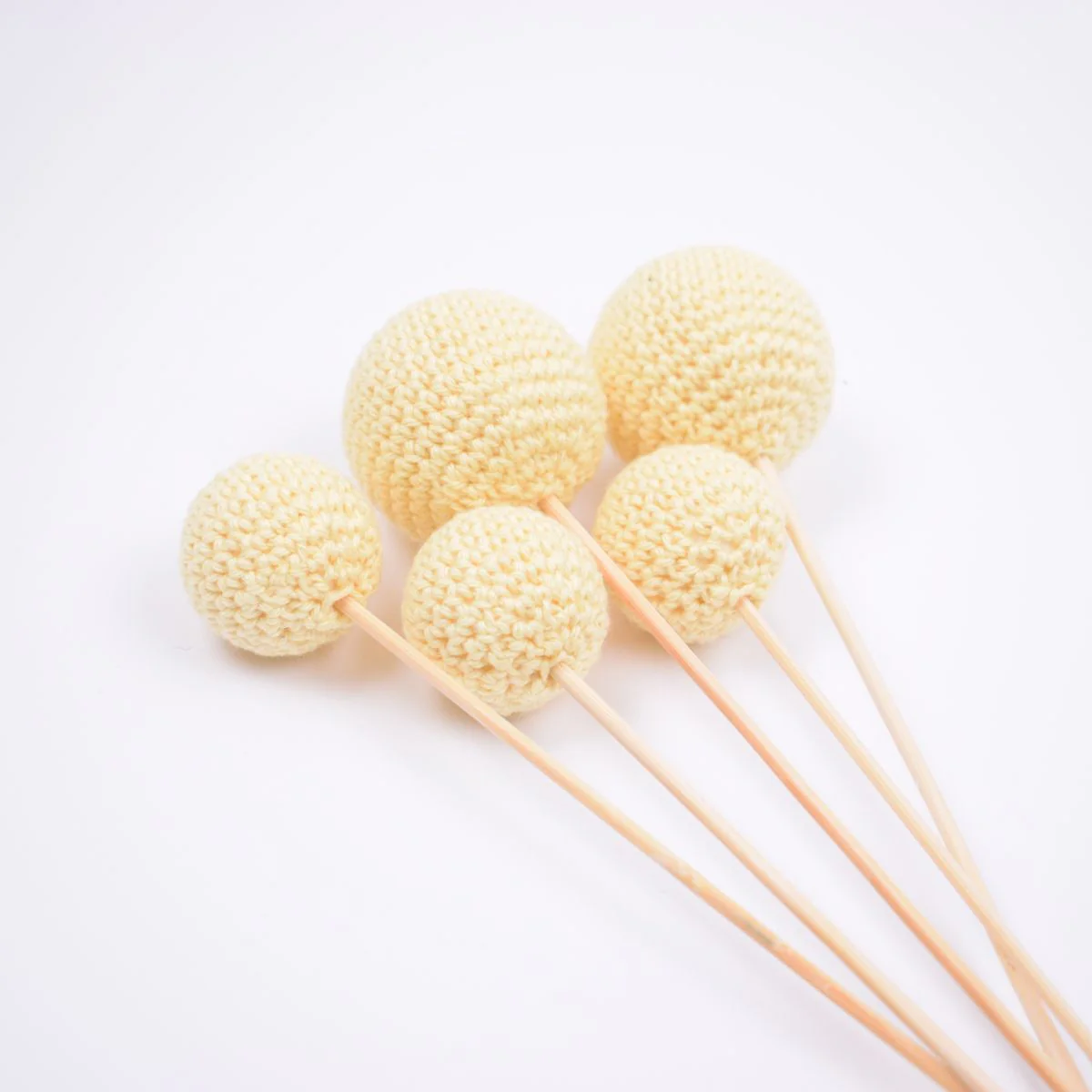 21780-decorative-balls-easter-1.webp