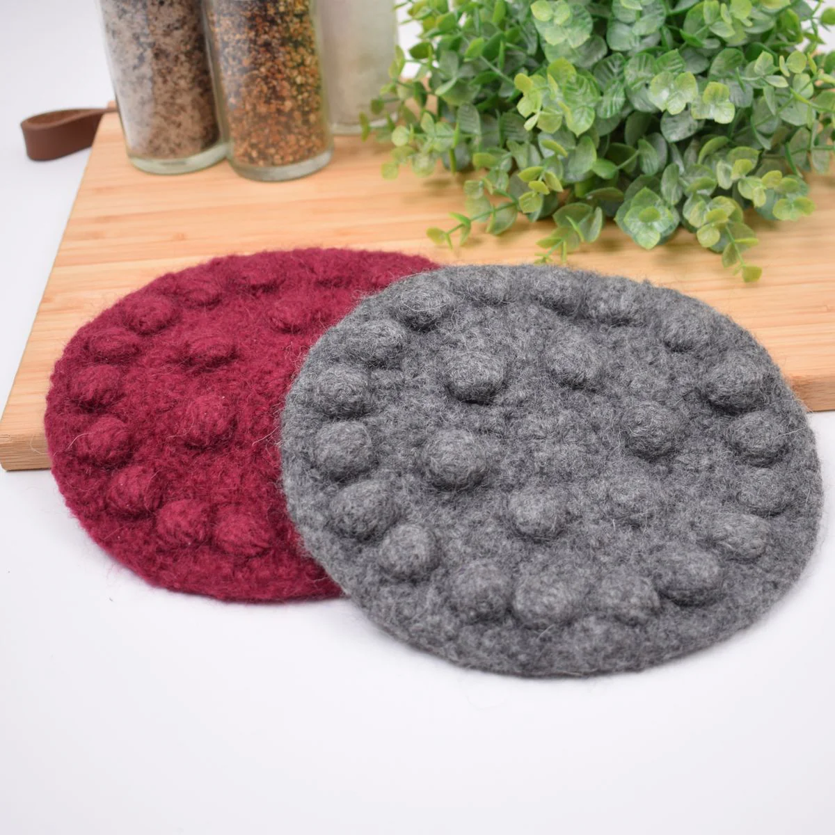 Trivet with flower motif