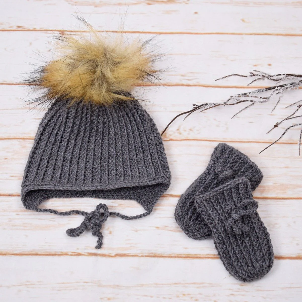 21793-gry-baby-mittens-1.webp