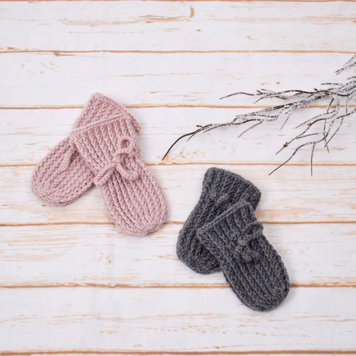 21793-gry-baby-mittens-1.webp