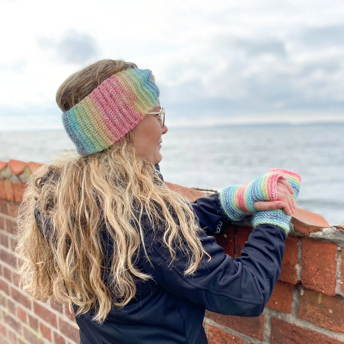 21814-crayons-headband-1.webp