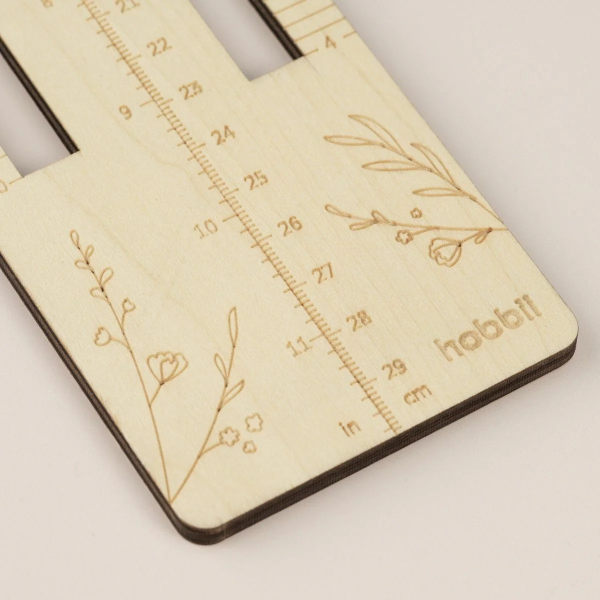 2185-sock-ruler-with-needle-gauge-1.webp
