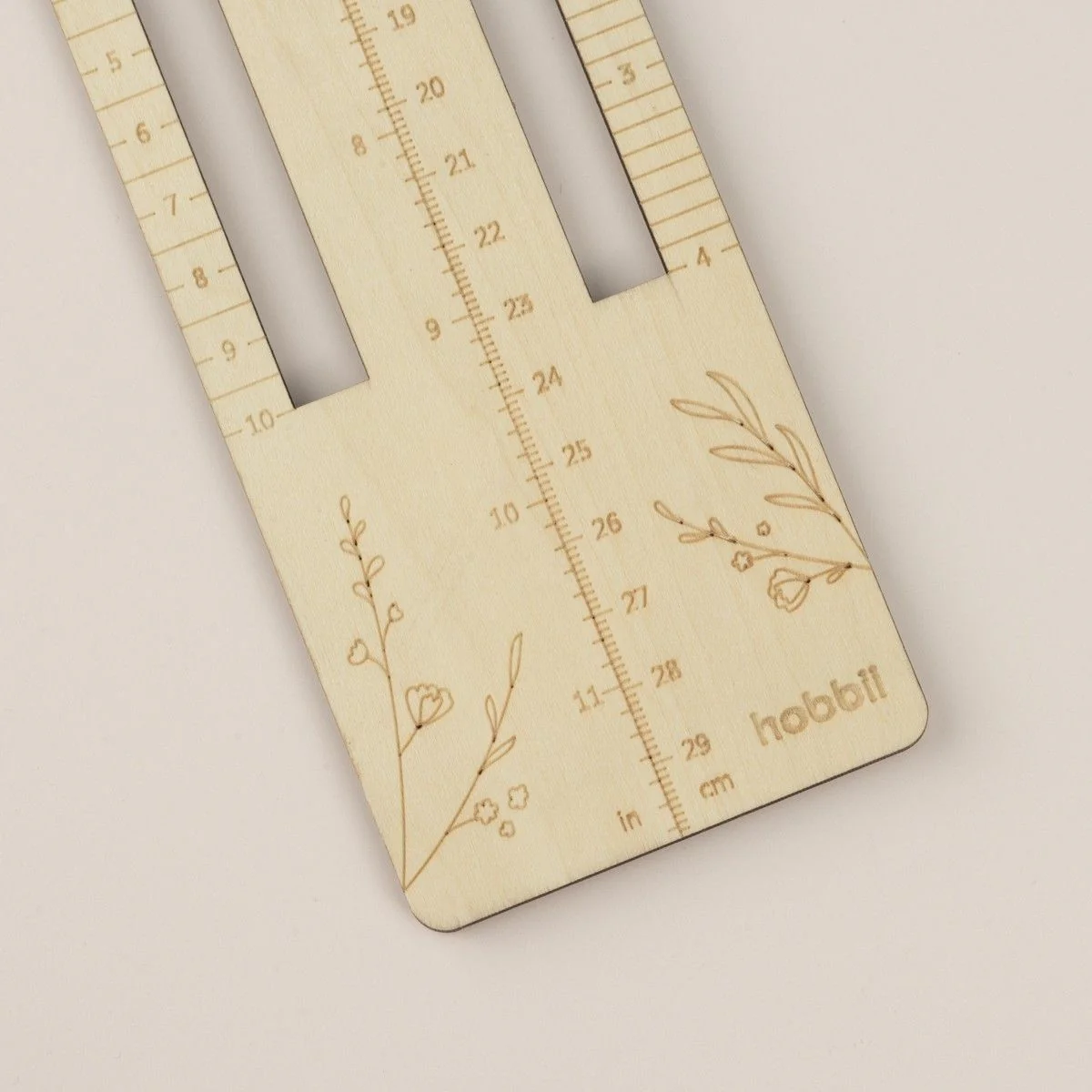 2185-sock-ruler-with-needle-gauge-1.webp