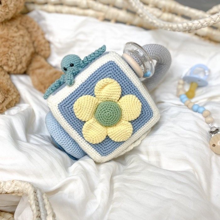 2197-rattle-ring-1.webp