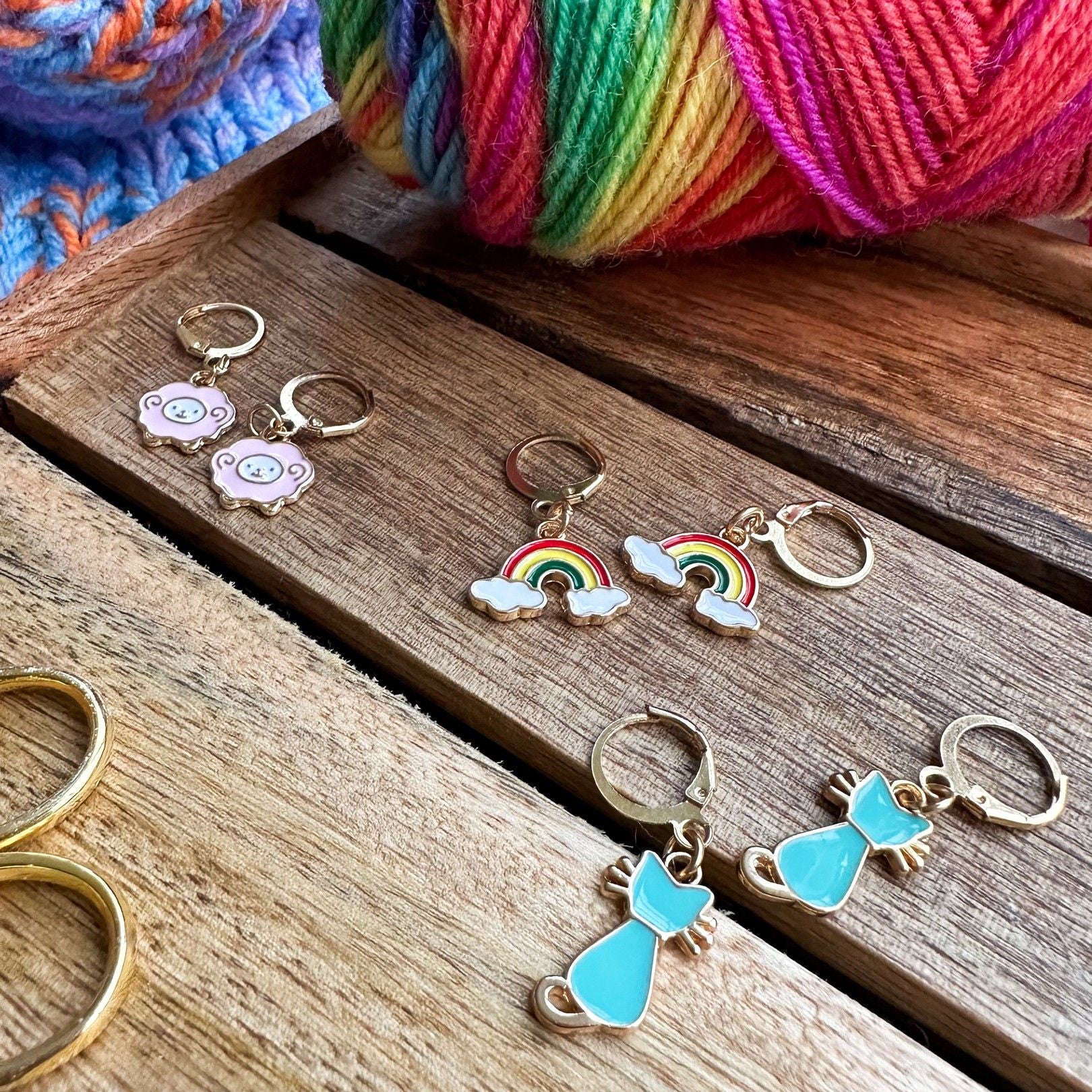 2210-stitch-markers-1.webp