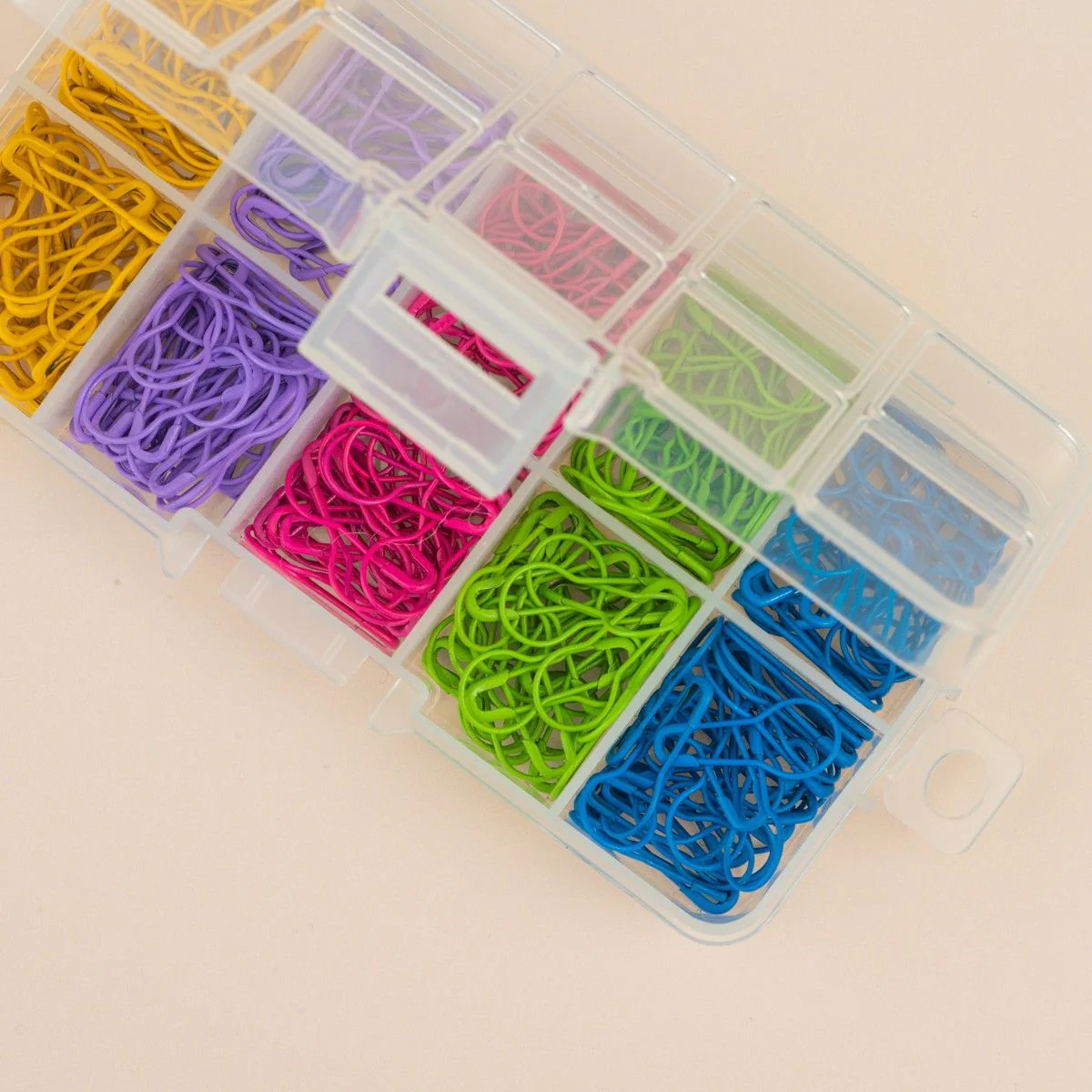 2222-box-of-stitch-markers-metal-1.webp