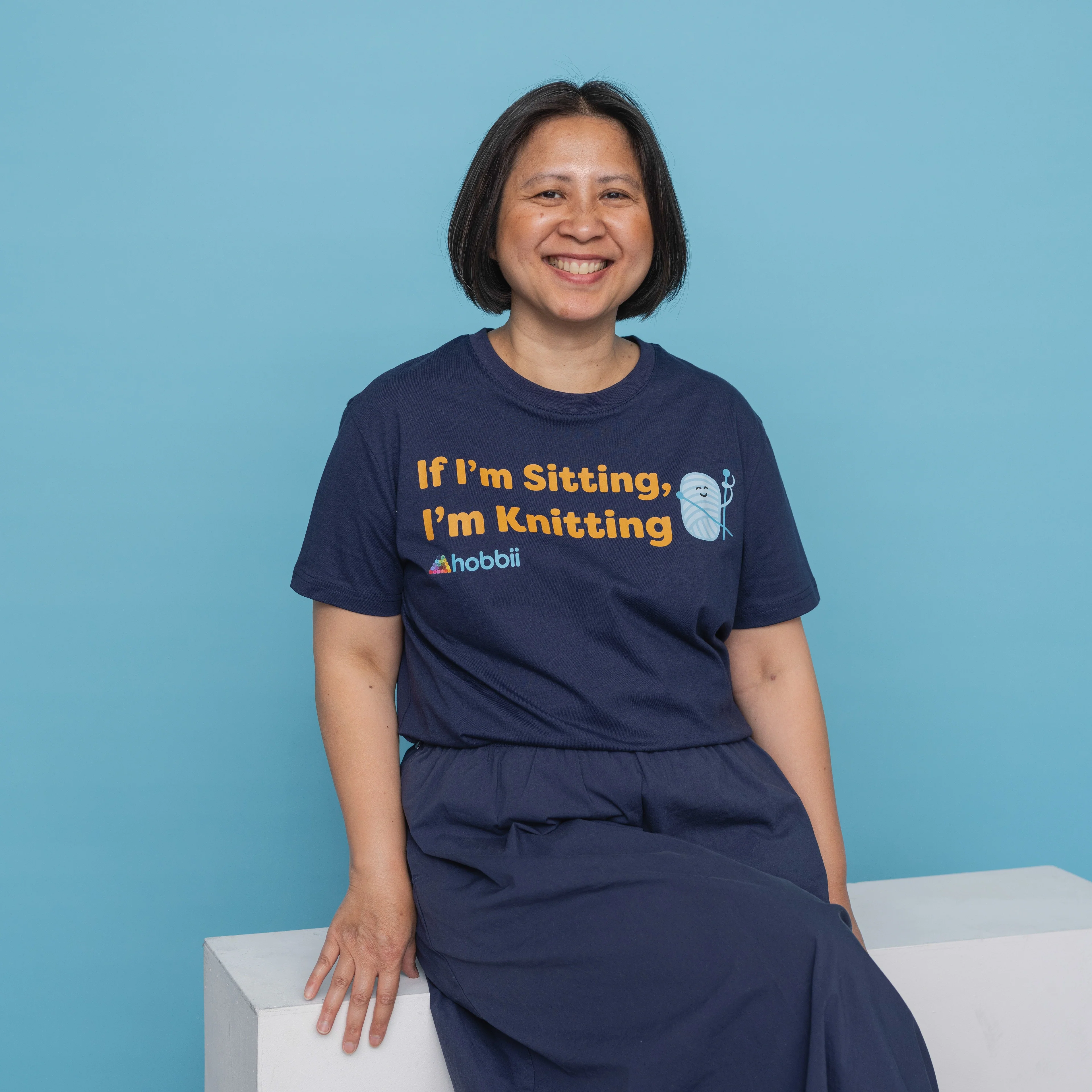 2230-sitting-knitting-t-shirt-yarniis-limited-edition–1.webp