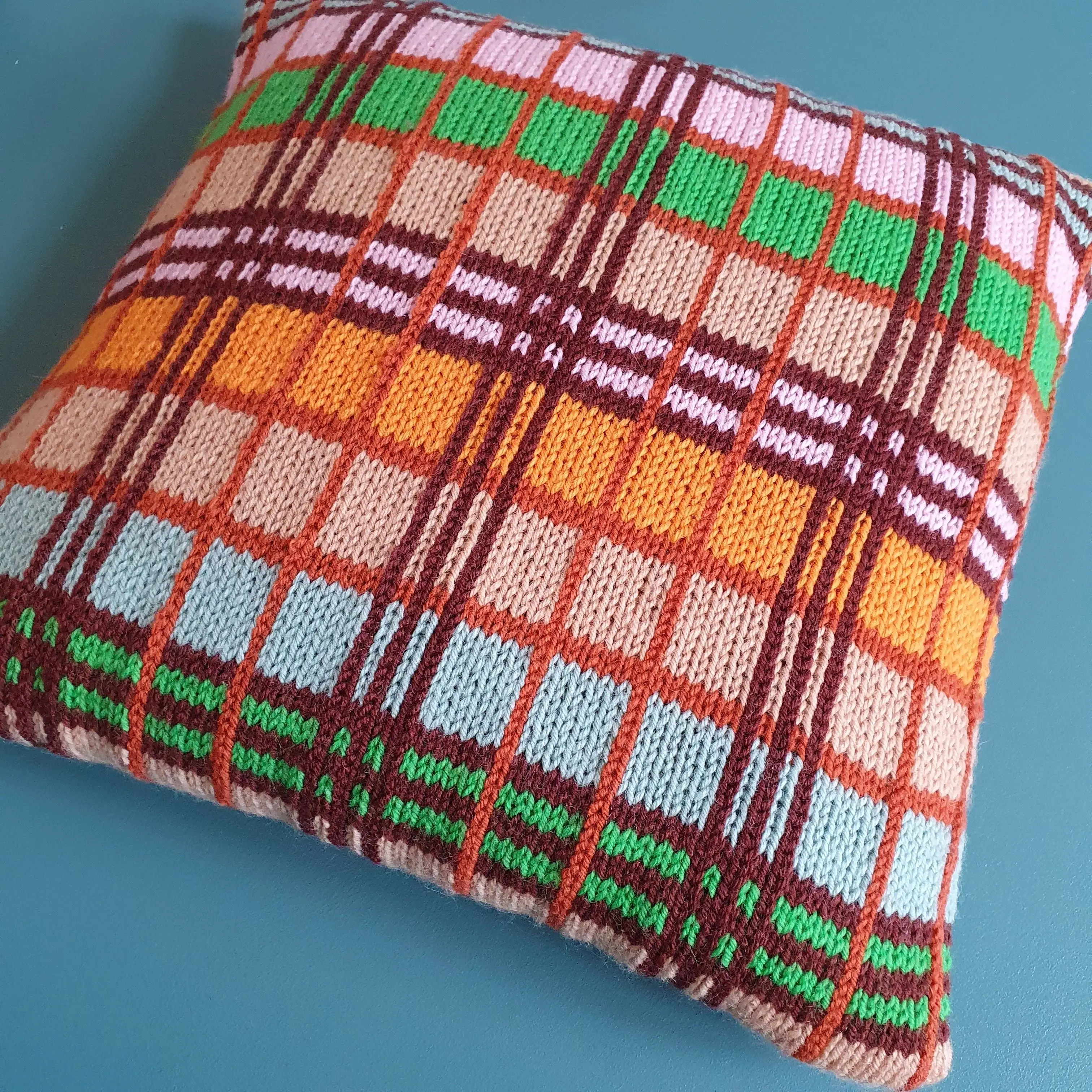 22535-tartan-pillow-1.webp