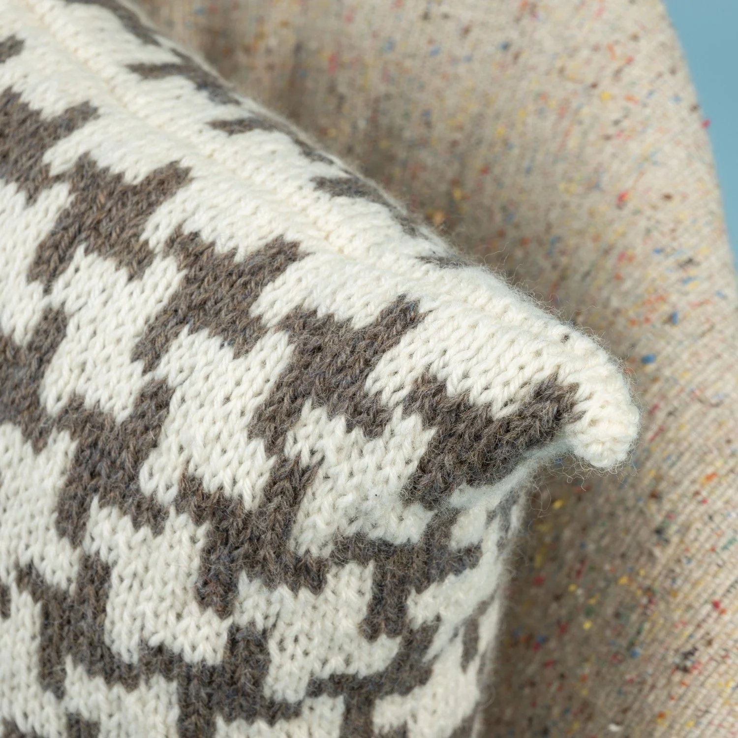 22538-letland-pillow-with-cross-pattern-1.webp