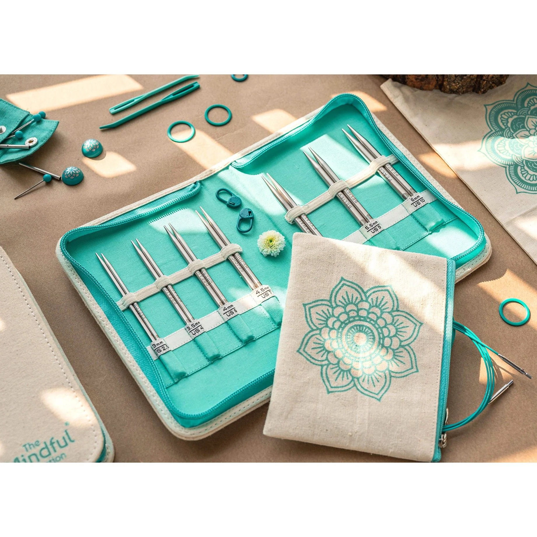 22741-the-kindness-set-short-interchangeable-circular-needles-1.webp