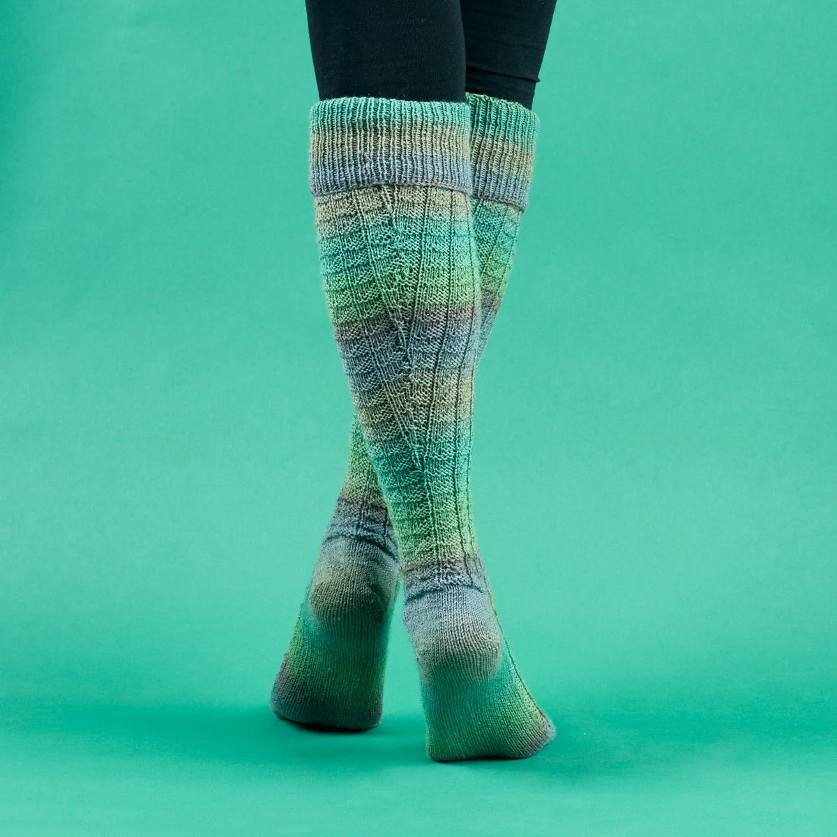 22870-isar-knee-high-socks-1.webp