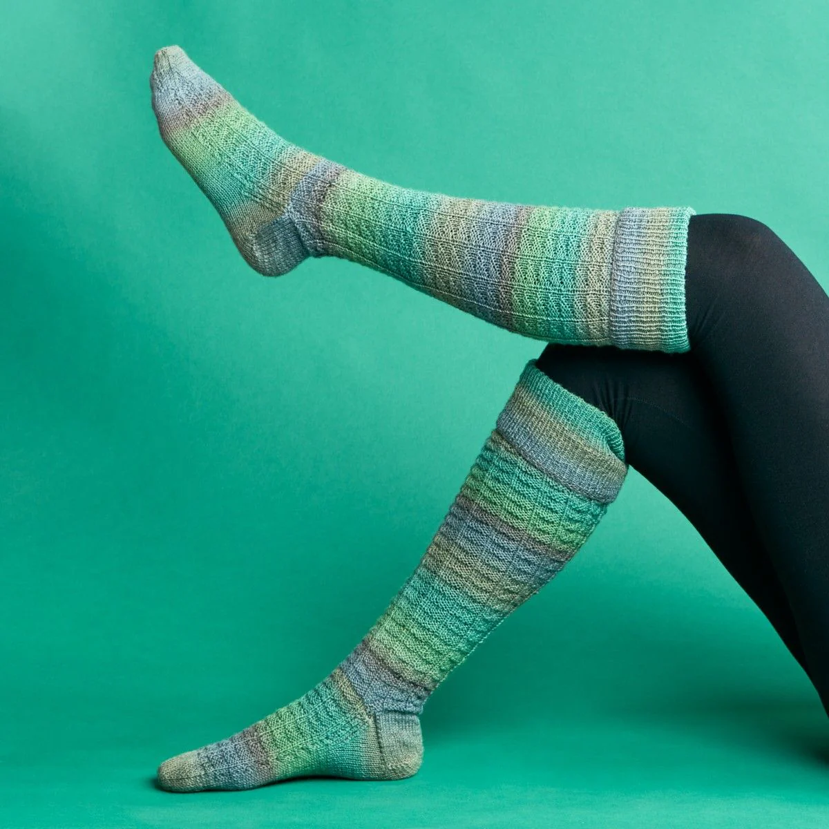 22870-isar-knee-high-socks-1.webp