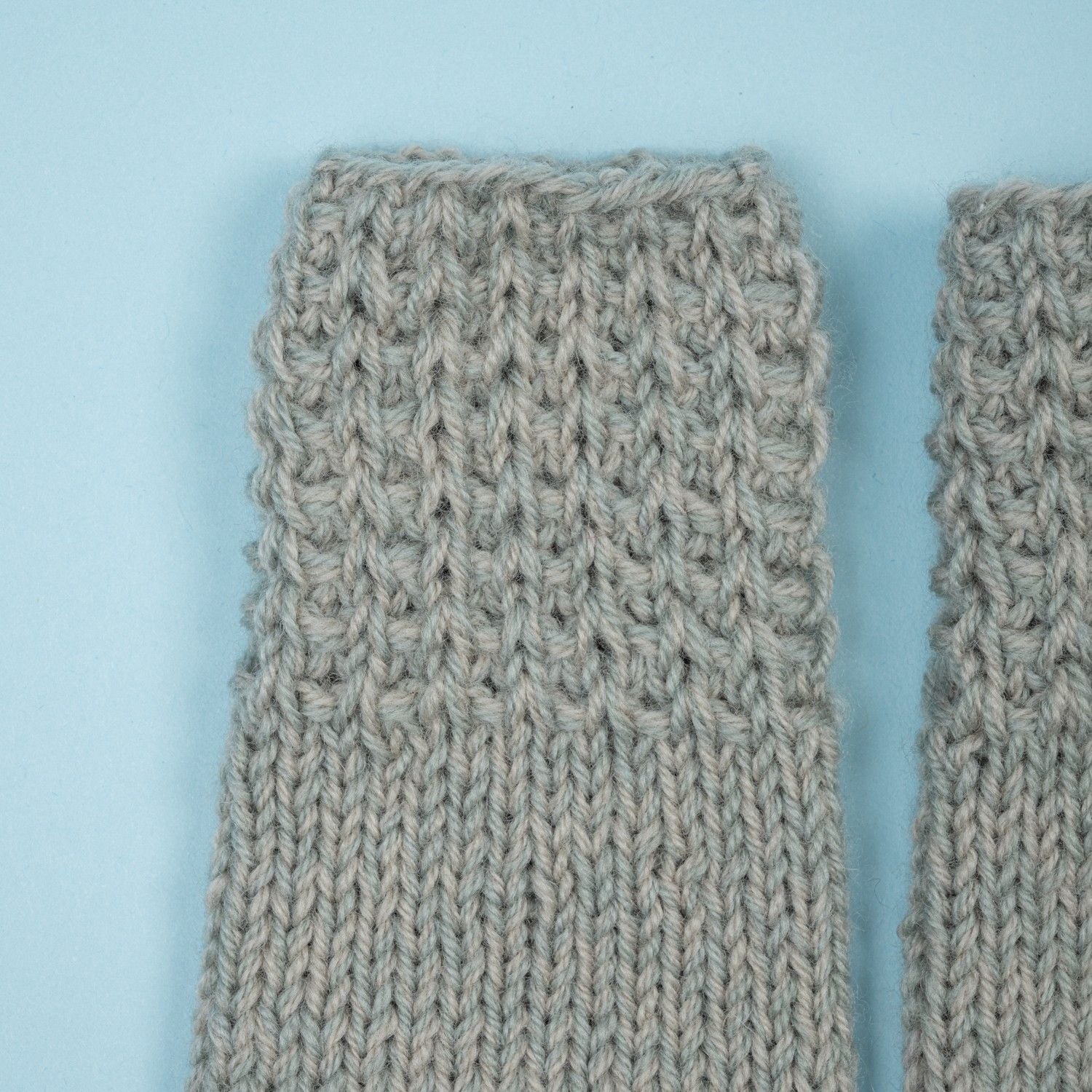 22871-sensommer-mittens-evergreen-1.webp