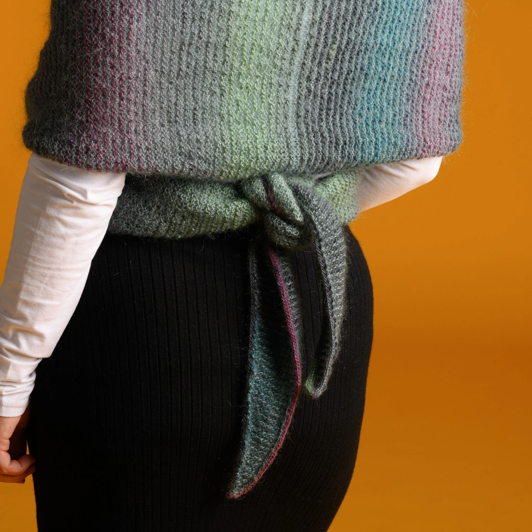 22976-japis-scarf-1.webp