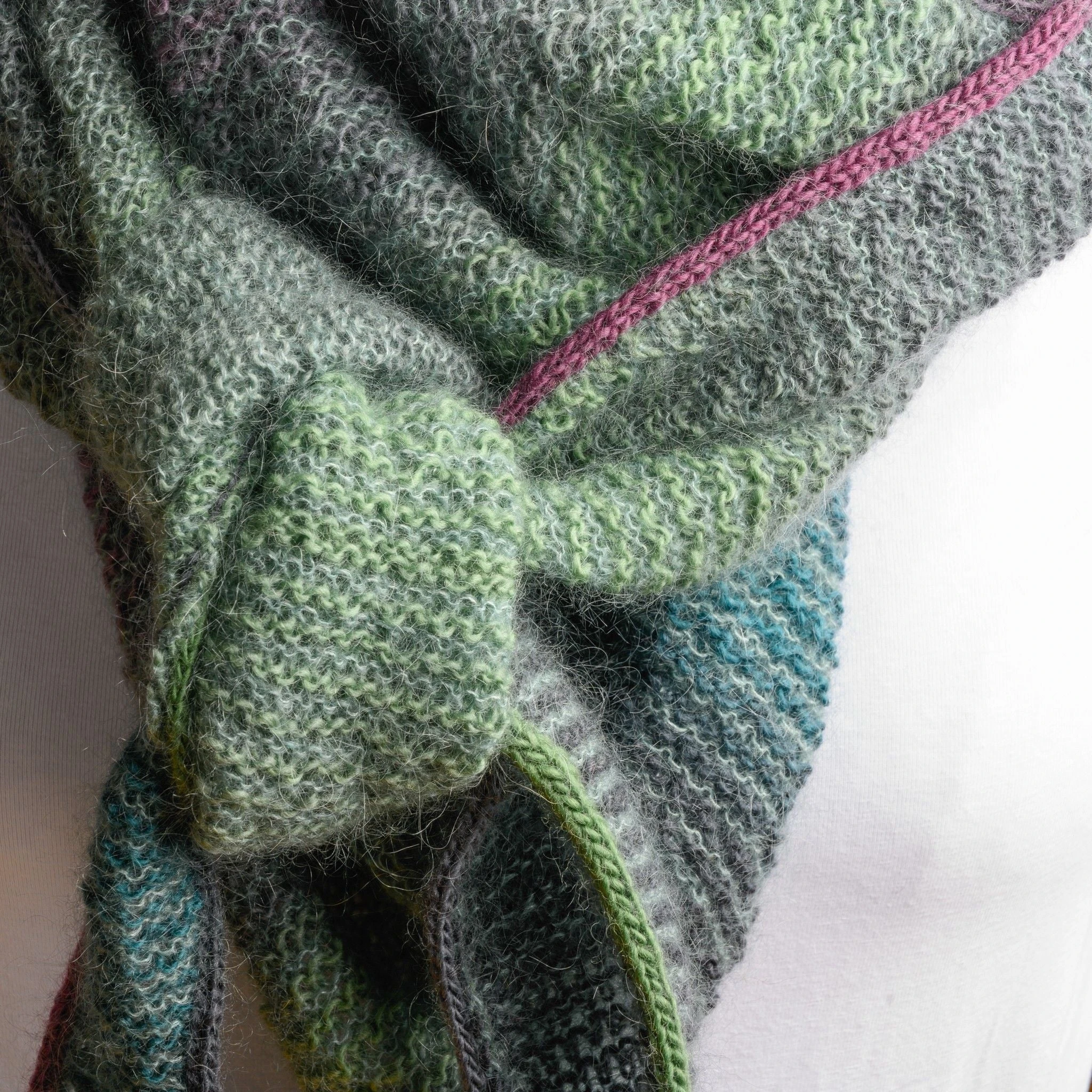 22976-japis-scarf-1.webp