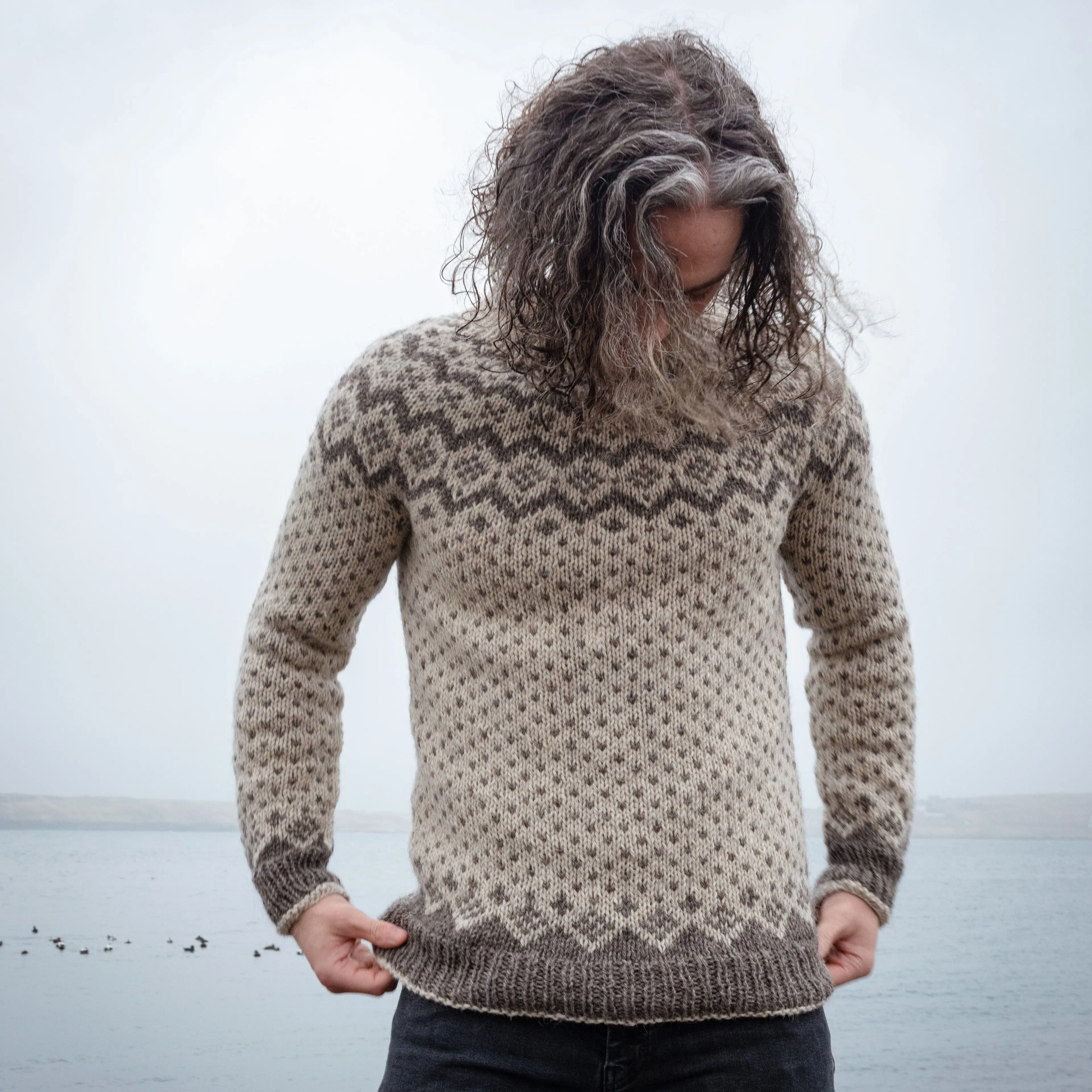 22977-fjeld-men-s-sweater-1.webp